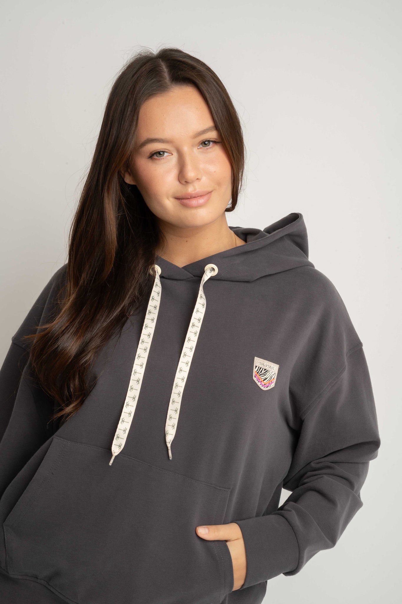 BLUZA Z KAPTUREM GRAFITOWA - AURENA