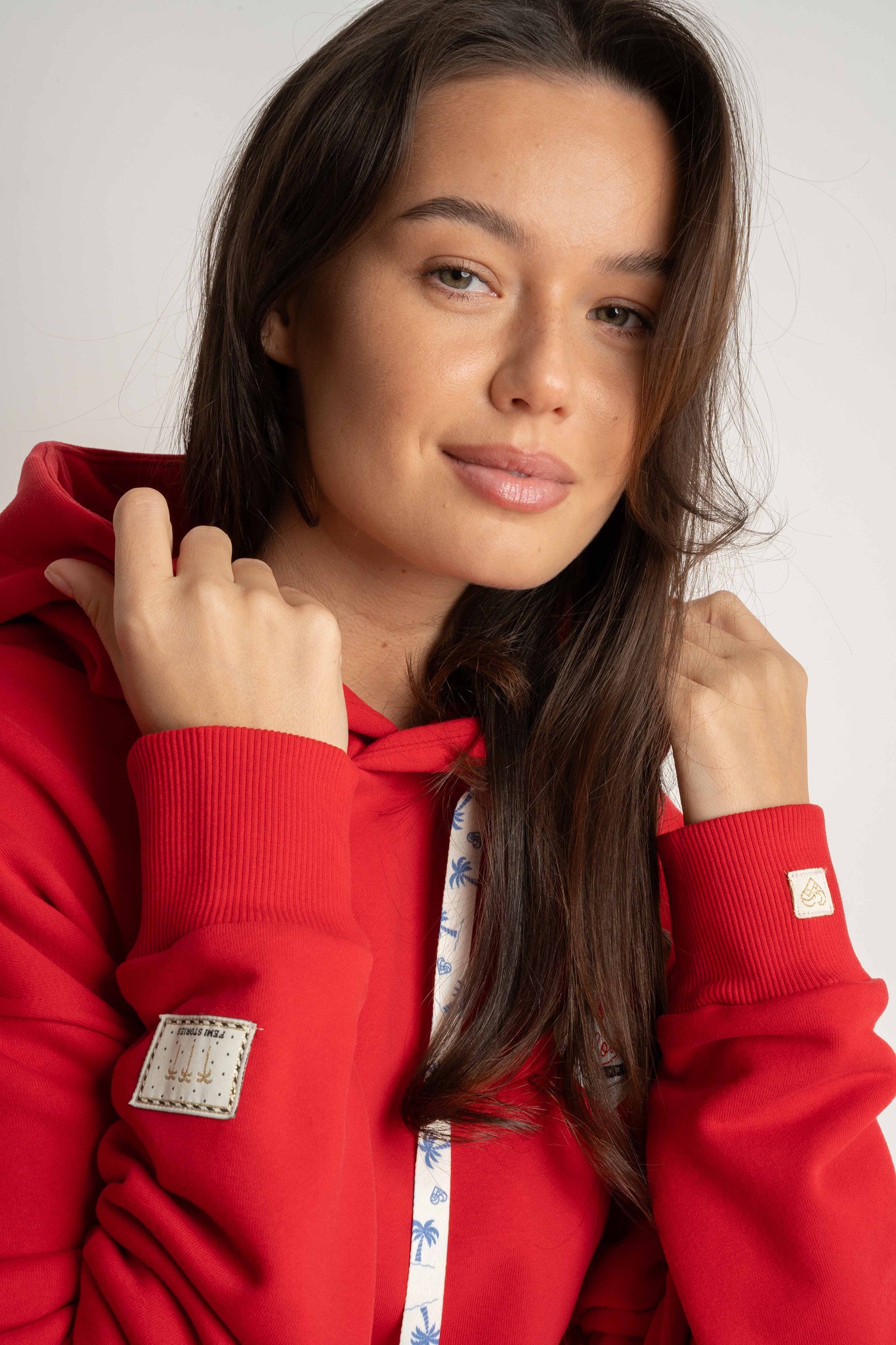 BLUZA Z KAPTUREM CZERWONA - AURENA