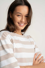 T-SHIRT CIEMNOBEŻOWY W PASKI - MARE