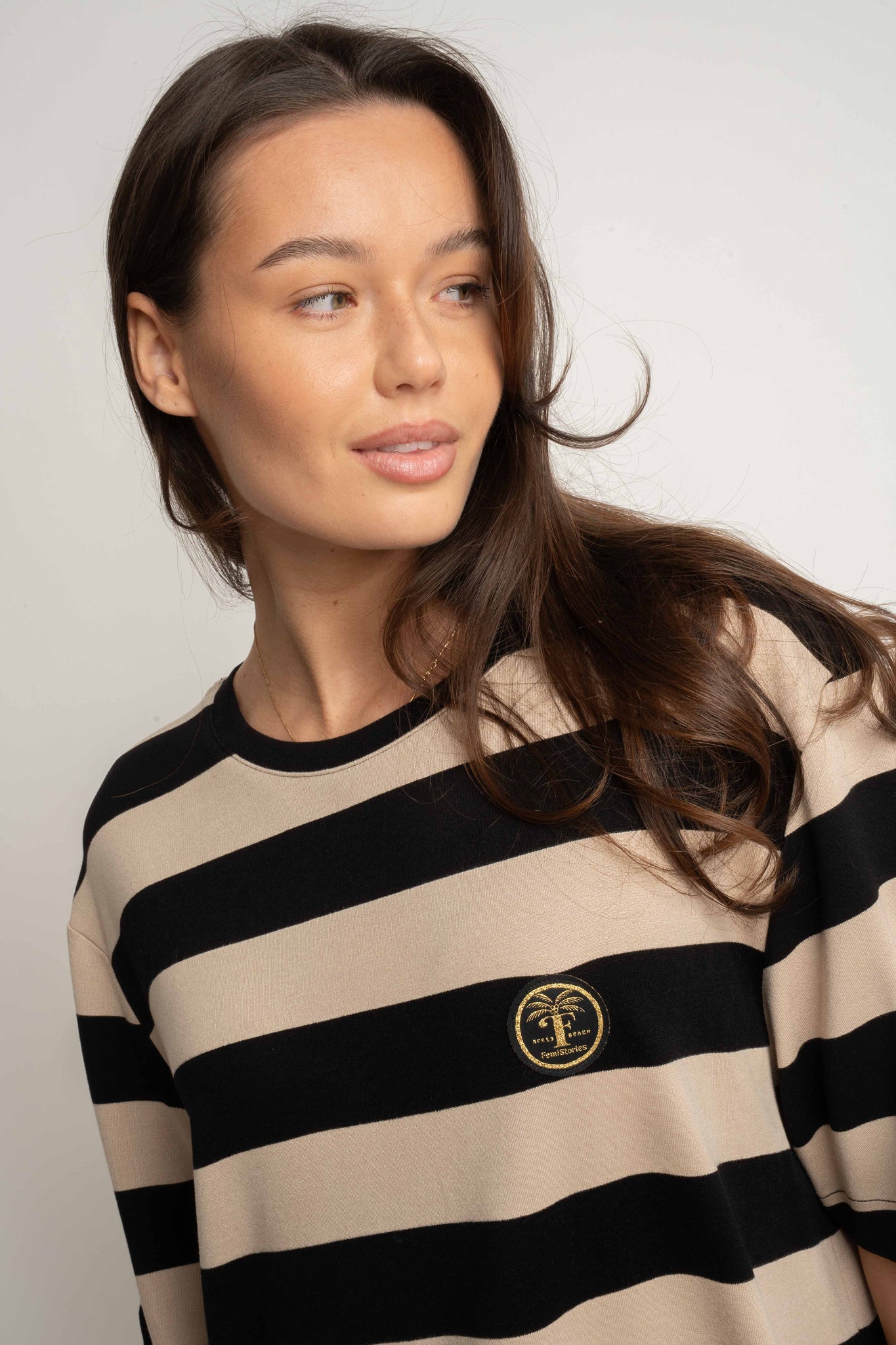 T-SHIRT CZARNY W PASKI - MARE