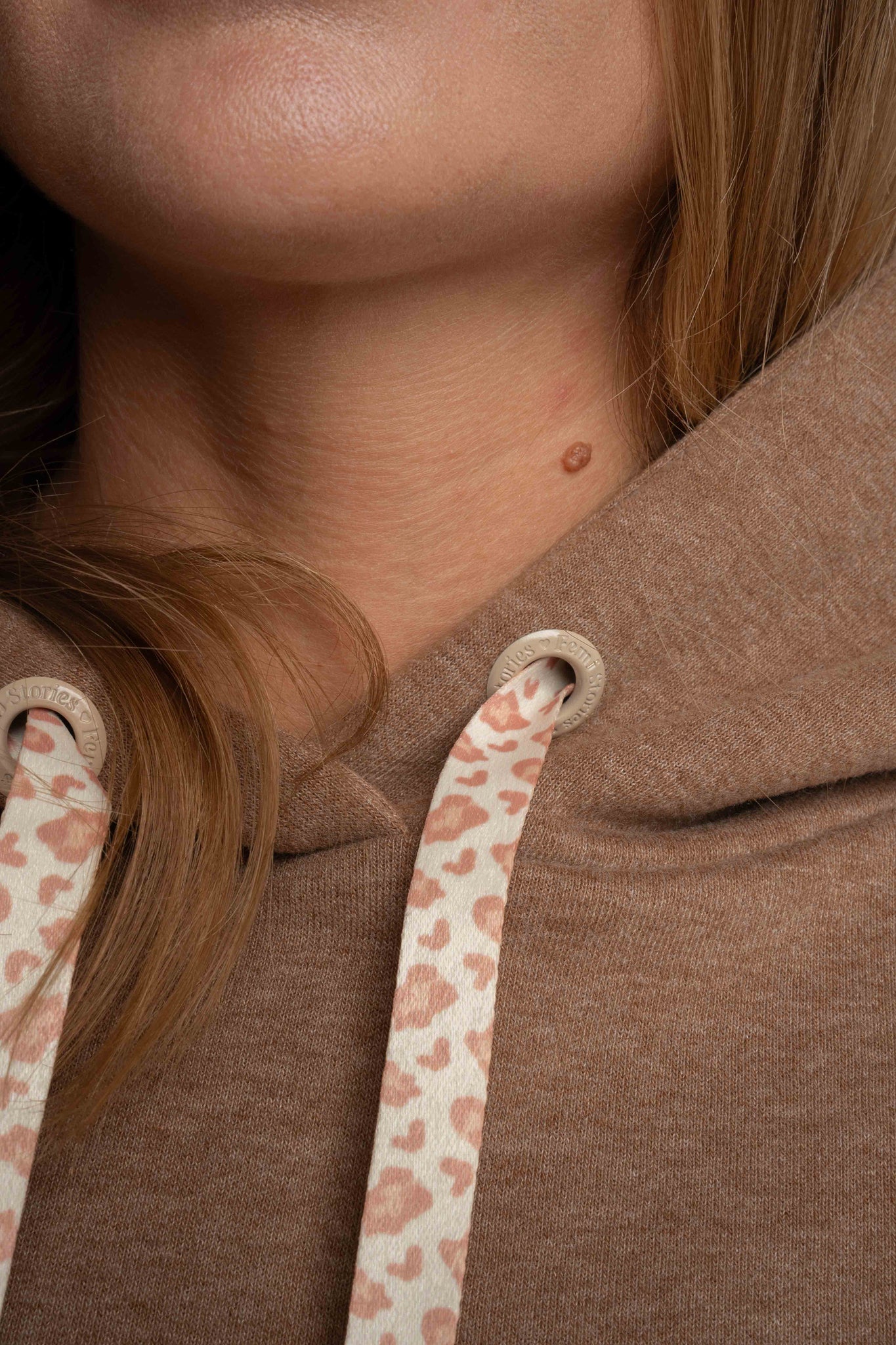 BROWN HOODIE - AURENA