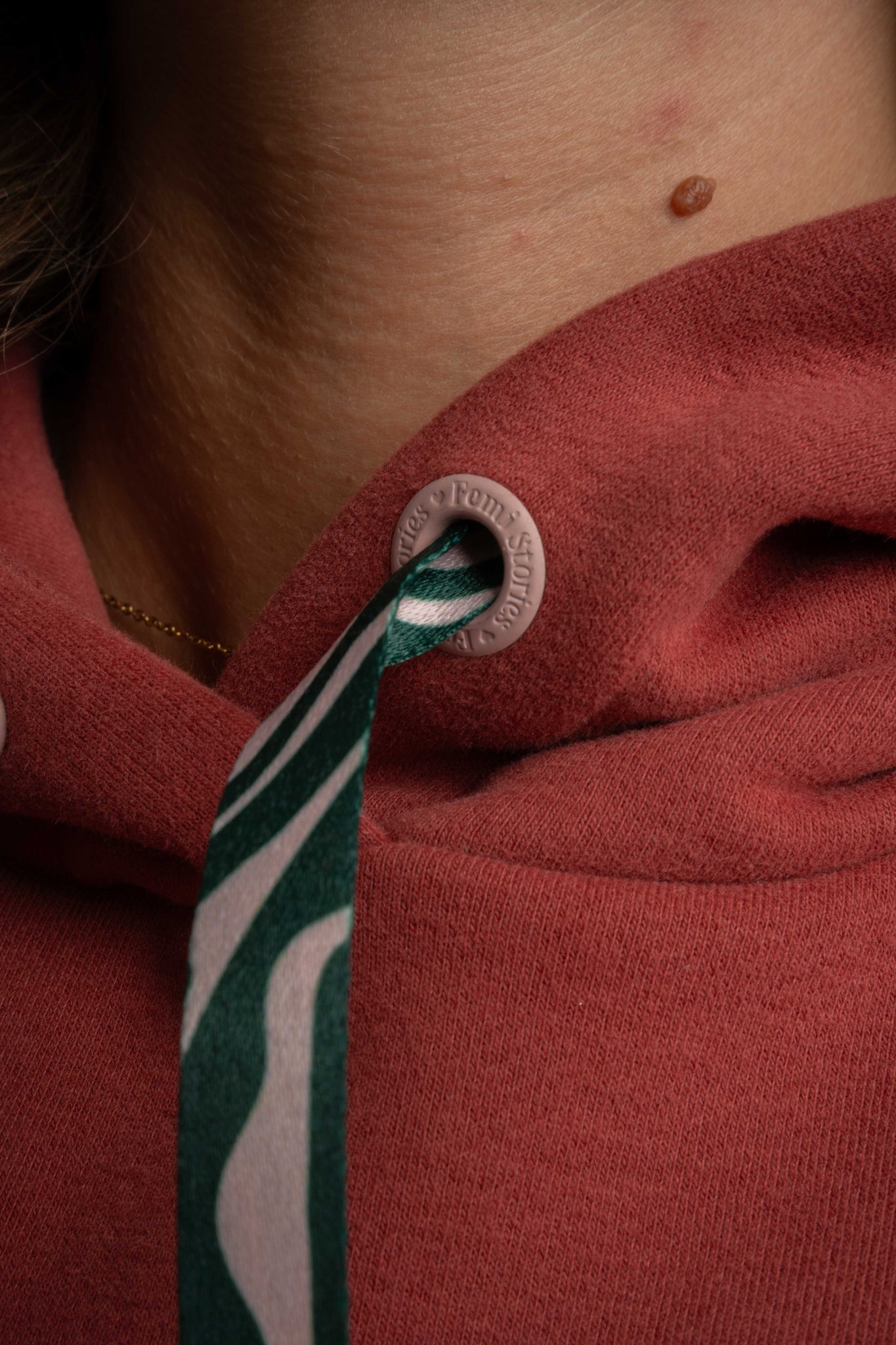 BRICK RED HOODIE - AURENA
