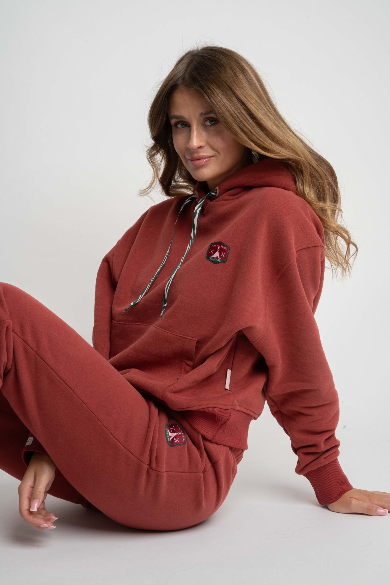 BRICK RED HOODIE - AURENA