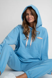 BLUZA Z KAPTUREM NIEBIESKA - AURENA