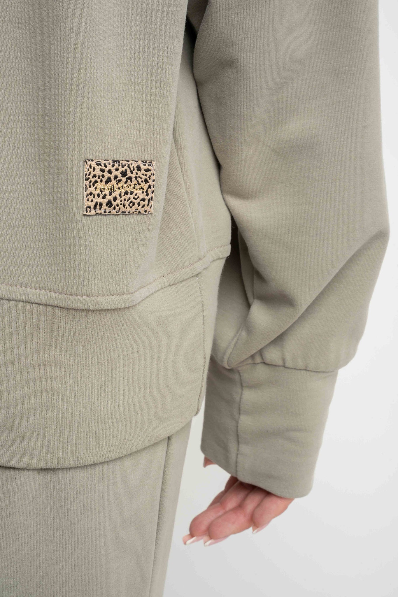BLUZA Z KAPTUREM JASNY KHAKI- AURENA