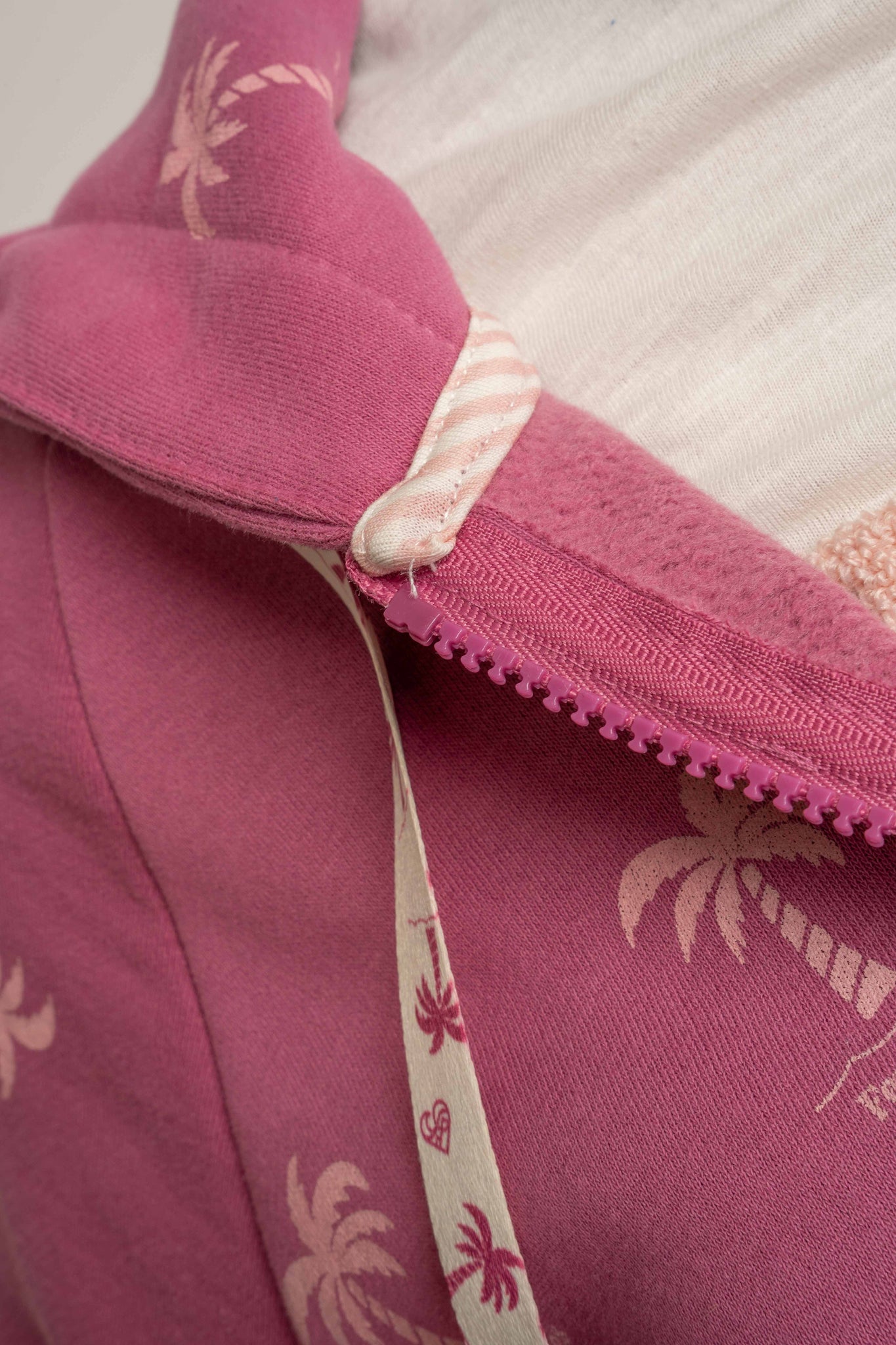 BLUZA Z KAPTUREM AMUR -FUCHSIA