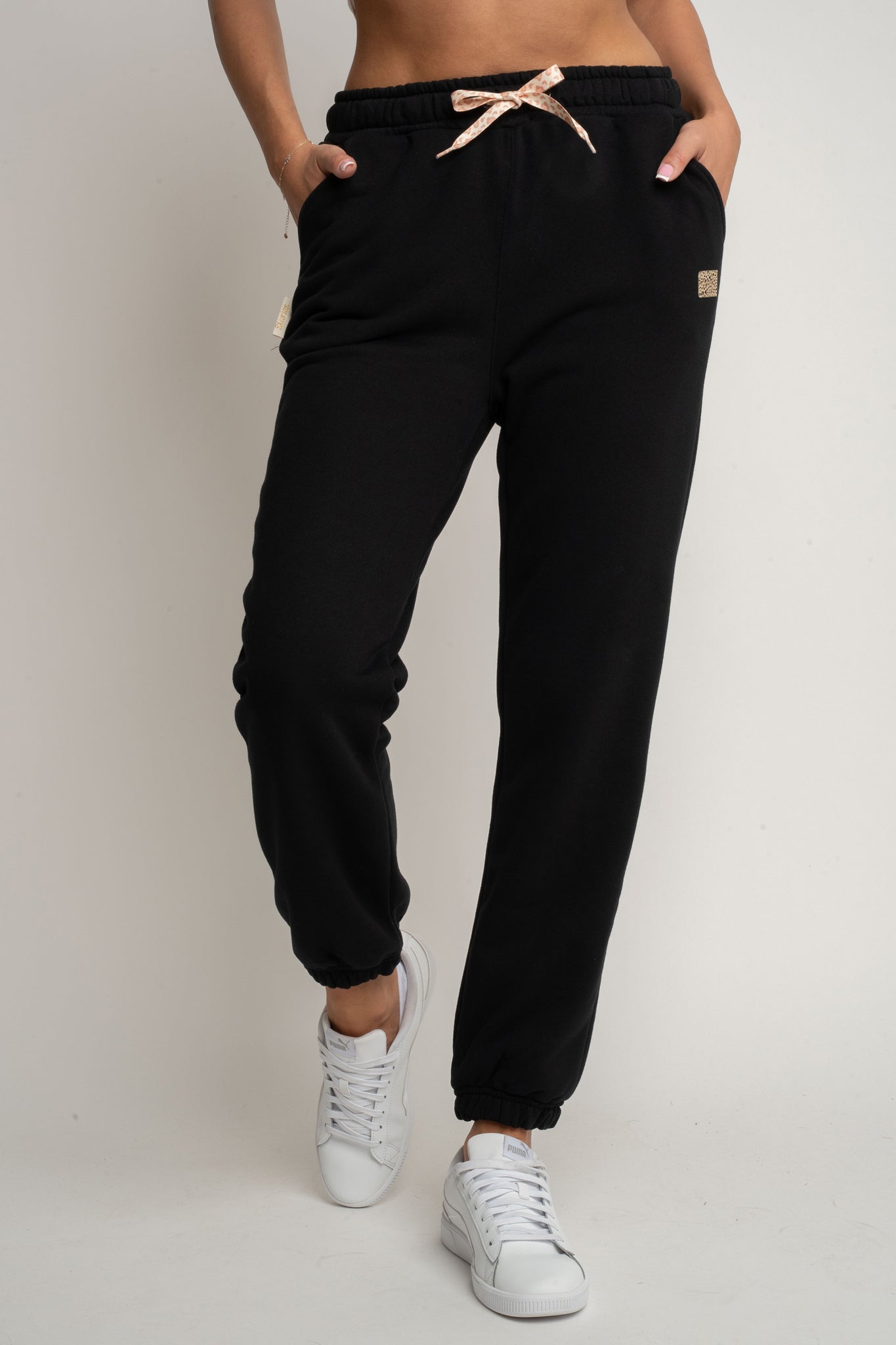 BLACK SWEATPANTS - HARUKA