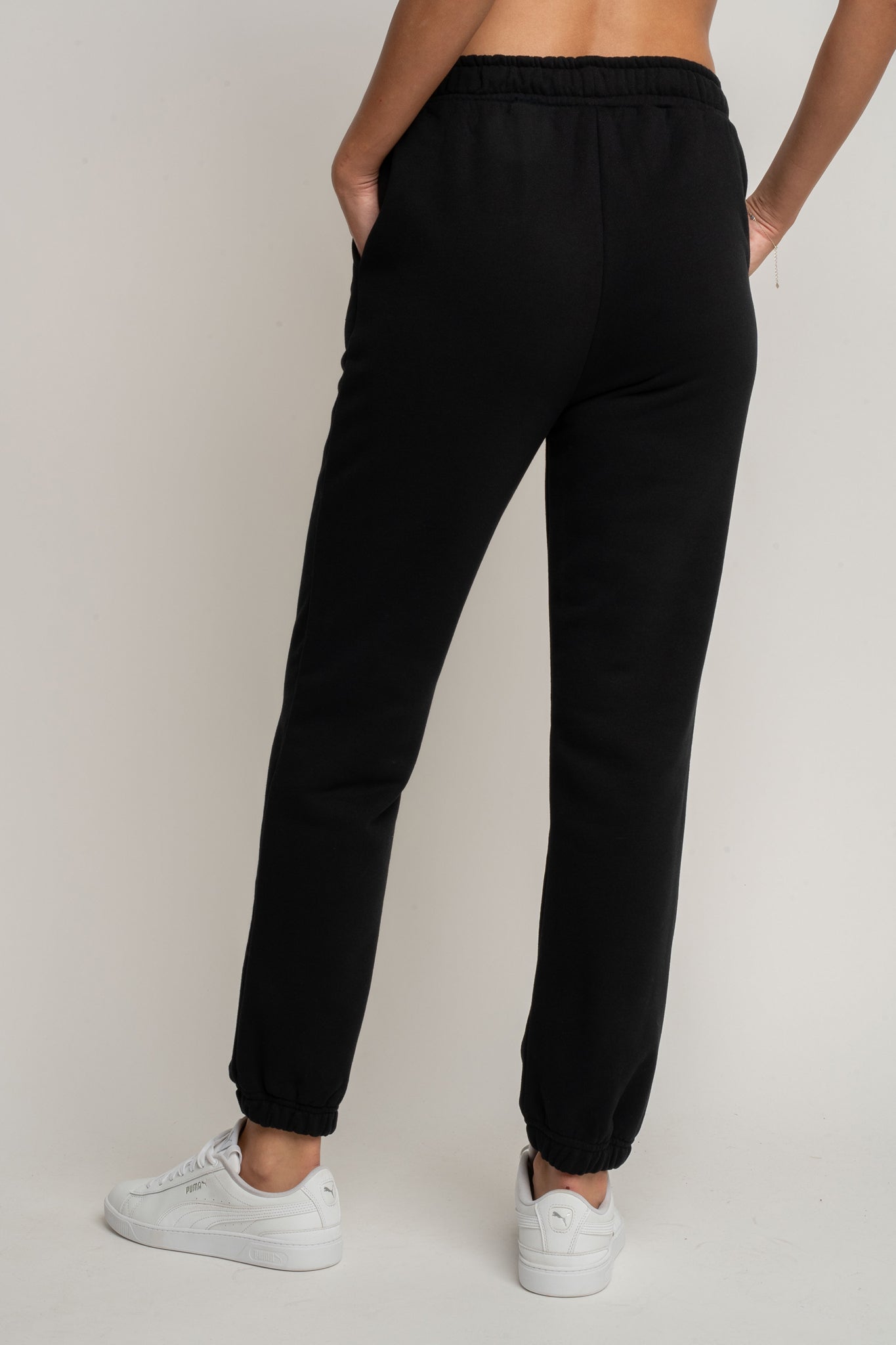 BLACK SWEATPANTS - HARUKA