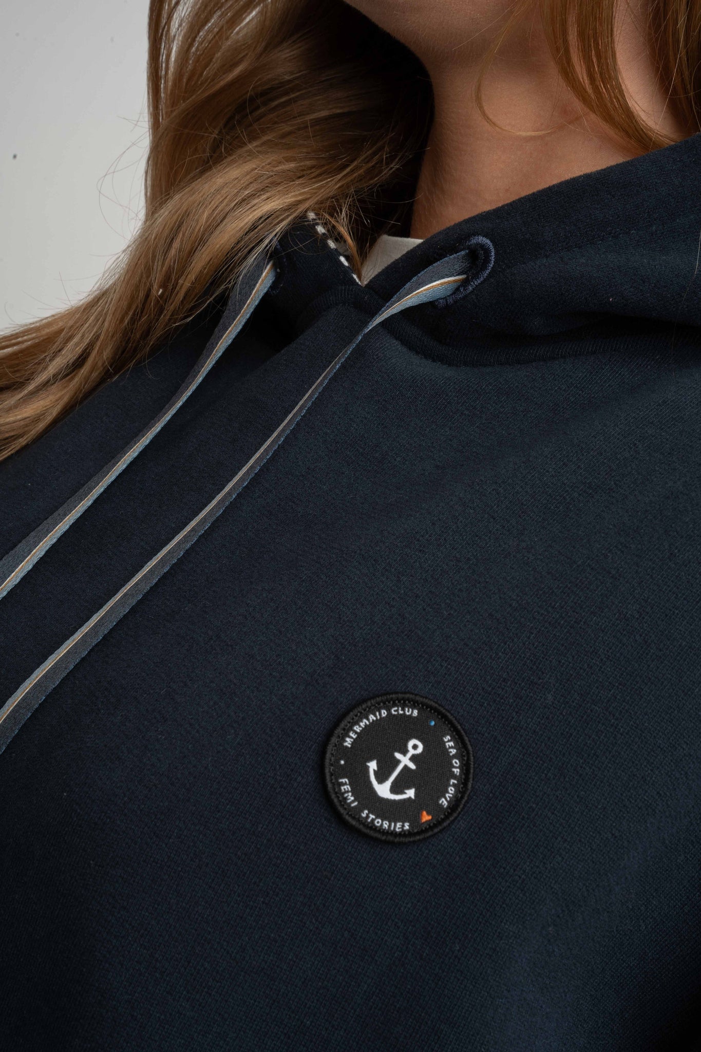 NAVY HOODED SWEATSHIRT - EMMA