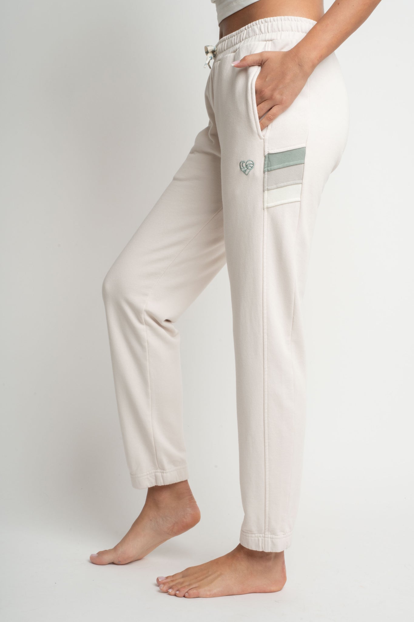 FITTED BEIGE SWEATPANTS - MAUI