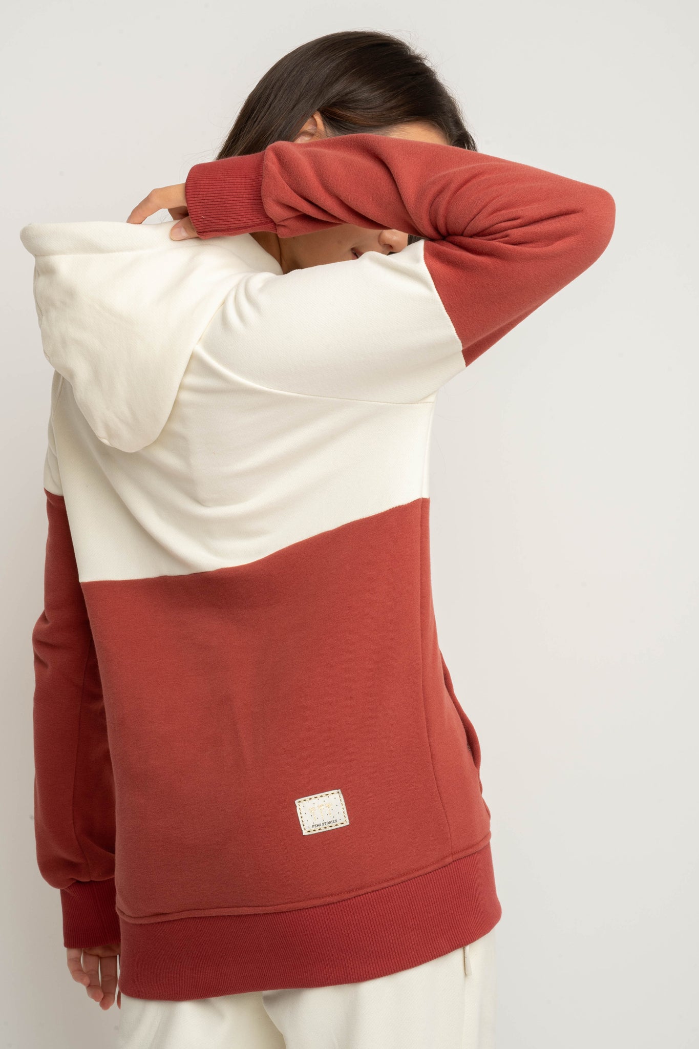 BLUZA Z KAPTUREM CEGLASTA - KENTA