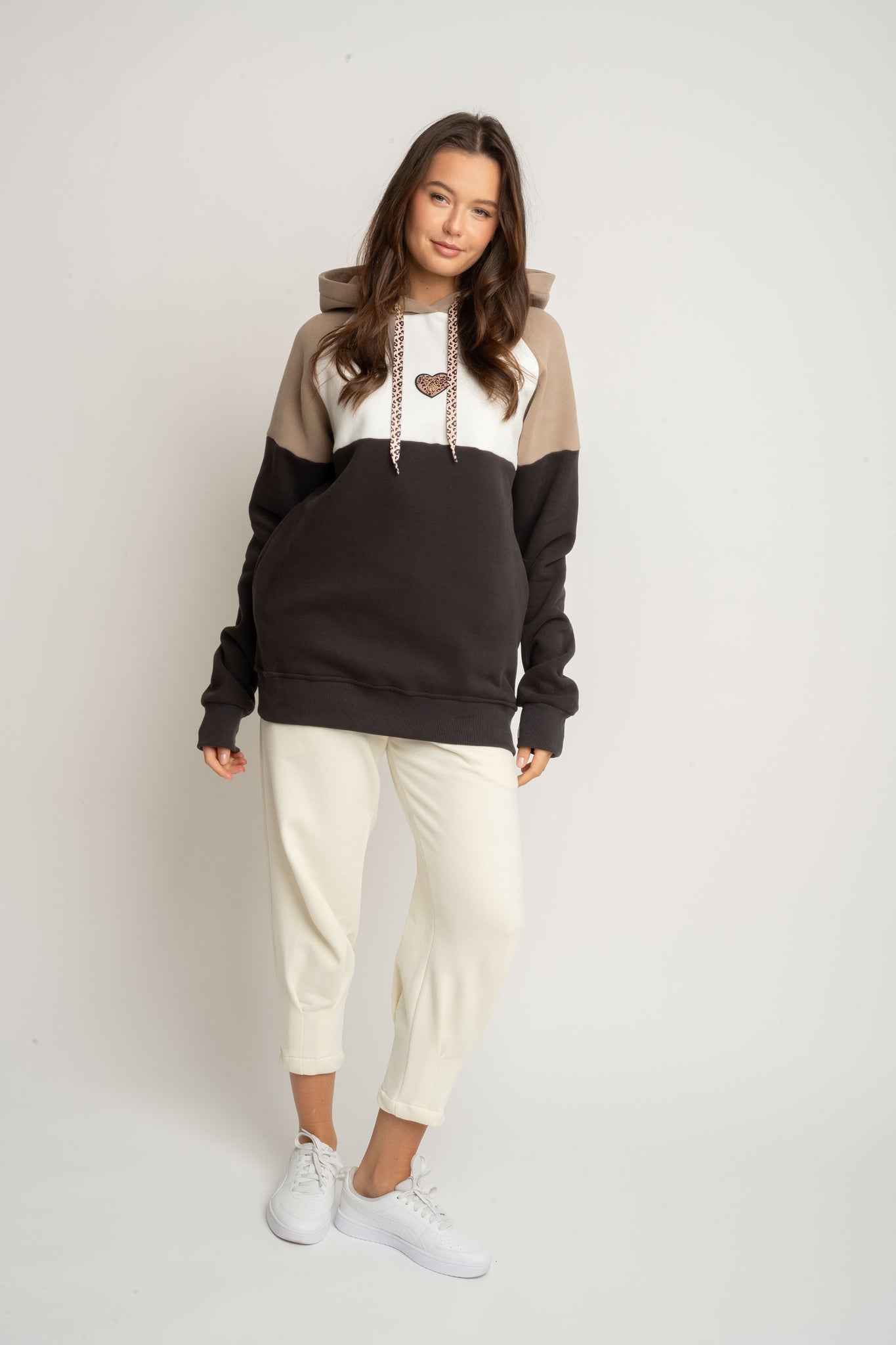 BLUZA Z KAPTUREM CZARNA - NEMOS
