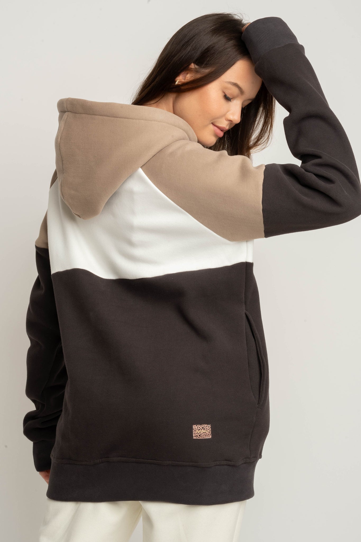 BLUZA Z KAPTUREM CZARNA - NEMOS