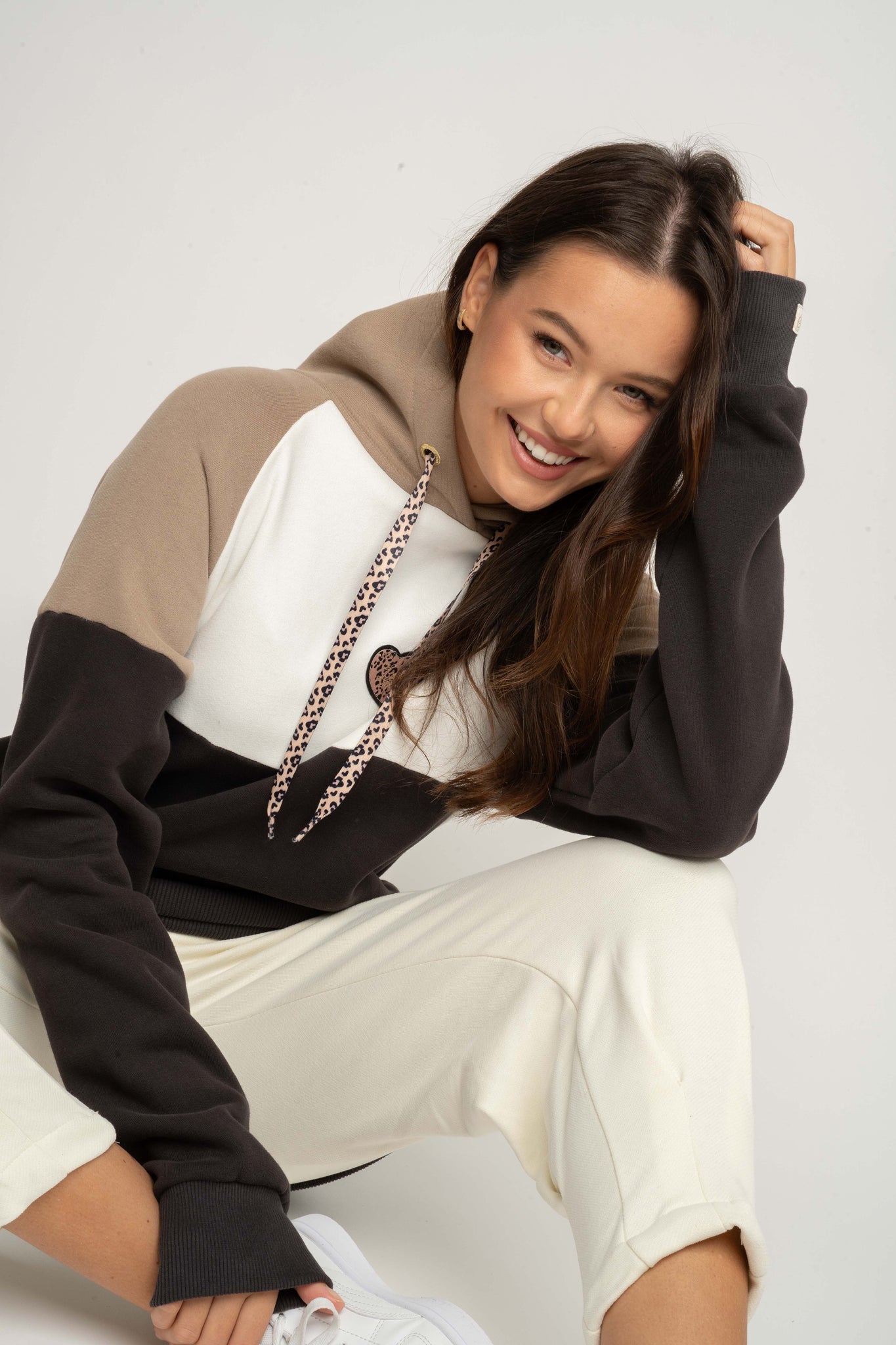 BLUZA Z KAPTUREM KHAKI - NEMOS