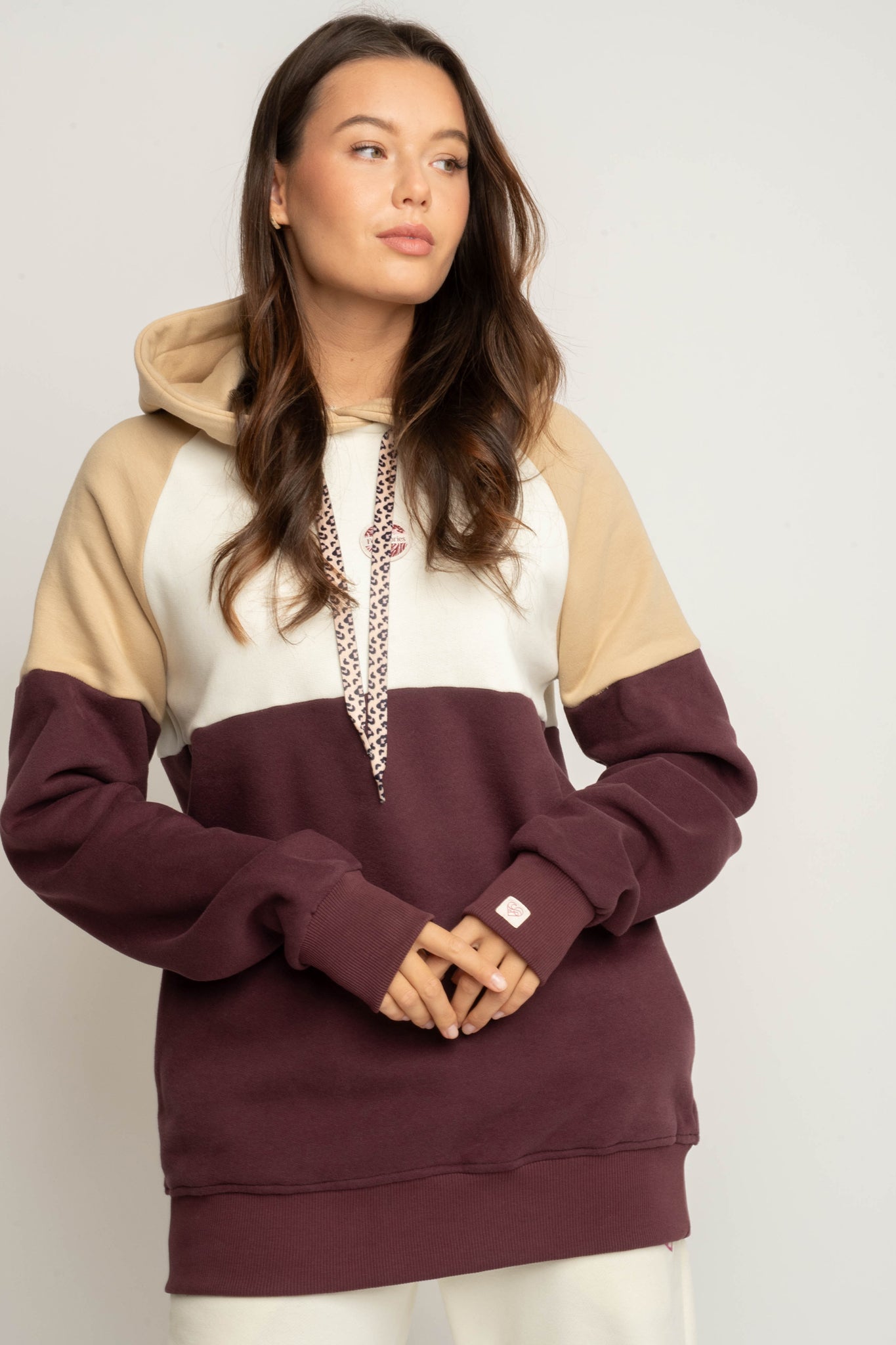 BLUZA Z KAPTUREM BORDOWA - NEMOS