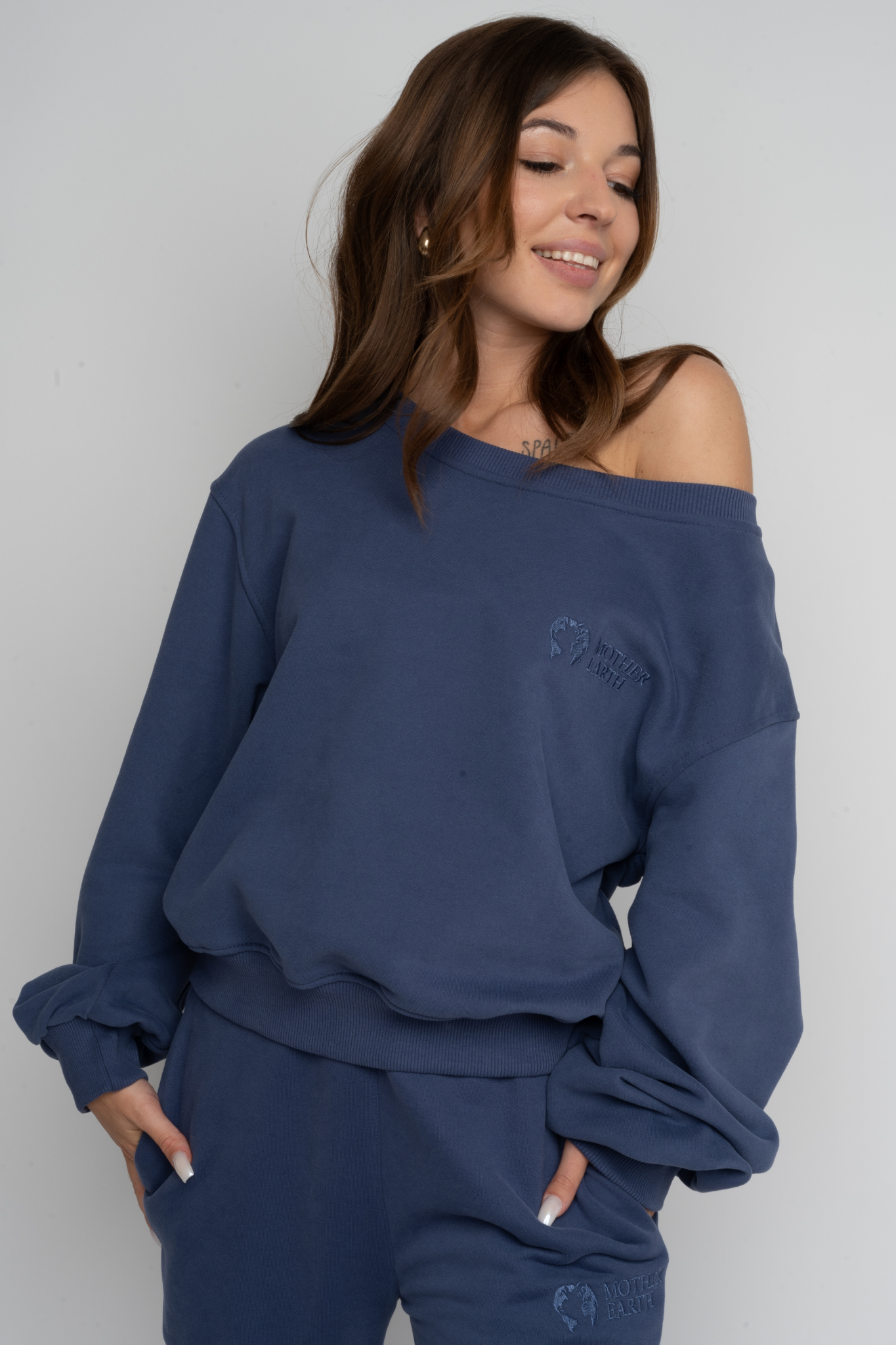 BLUZA TYPU CREWNECK GRANATOWA - COMINO