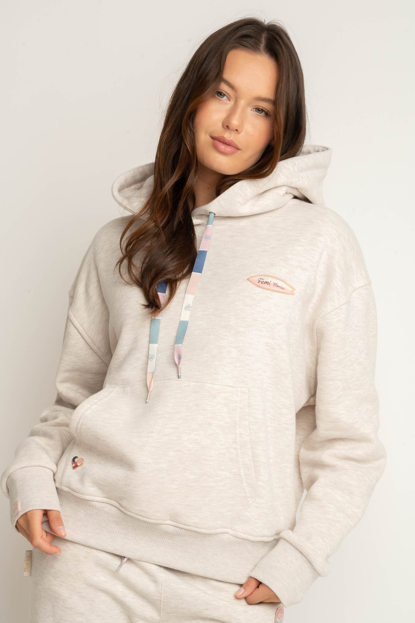 BLUZA Z KAPTUREM W KOLORZE NATURALNEJ KONOPII  - AURENA