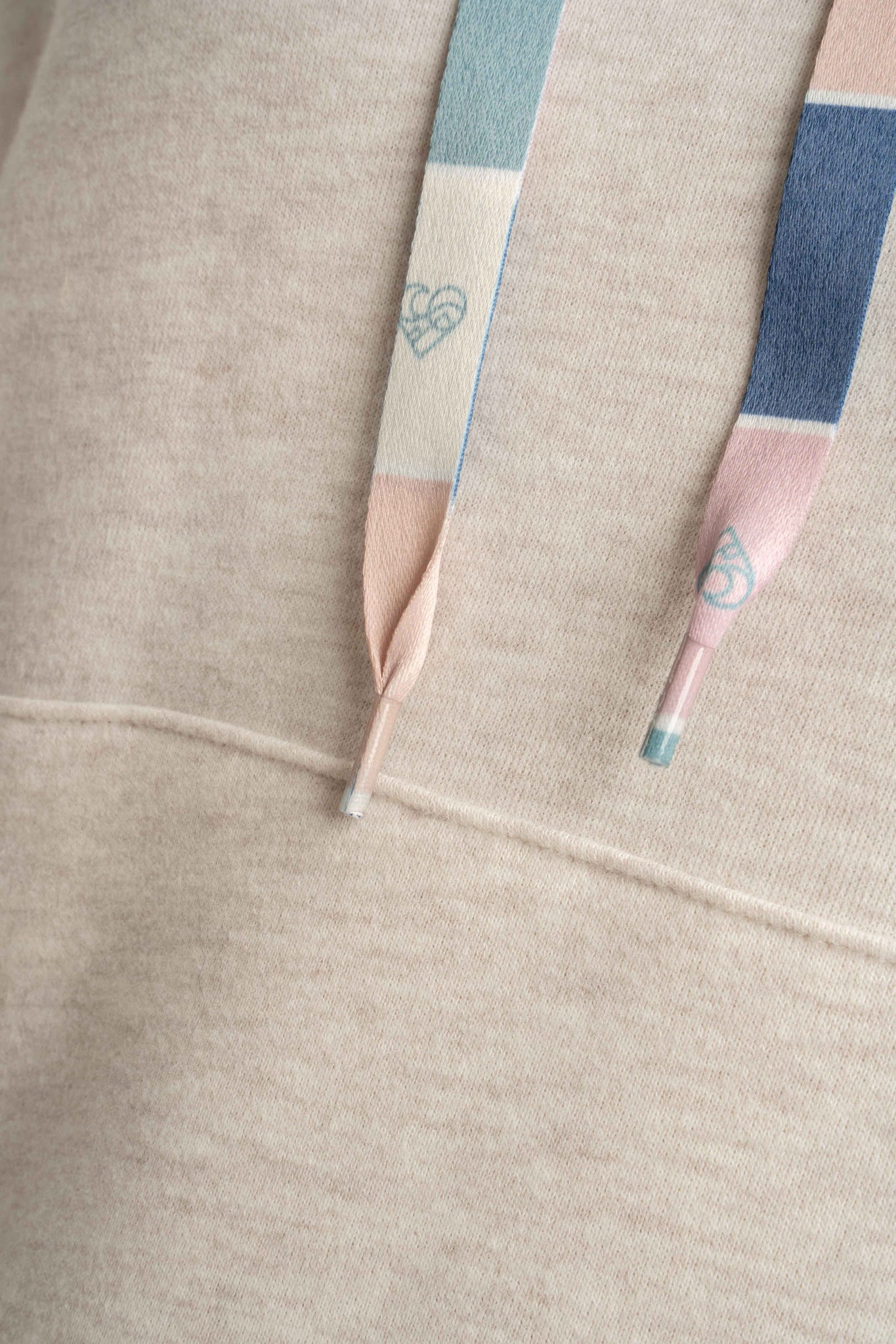 BLUZA Z KAPTUREM W KOLORZE NATURALNEJ KONOPII  - AURENA