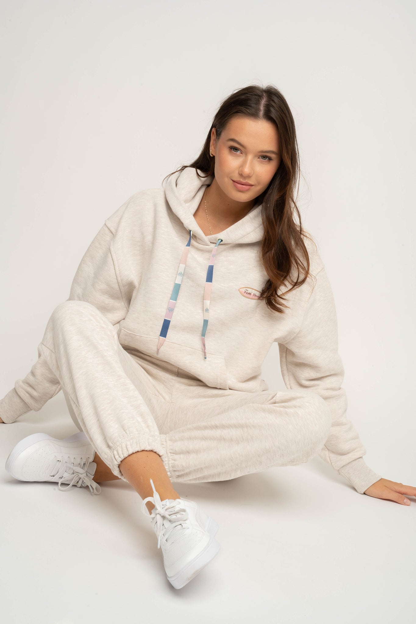 BLUZA Z KAPTUREM W KOLORZE NATURALNEJ KONOPII  - AURENA