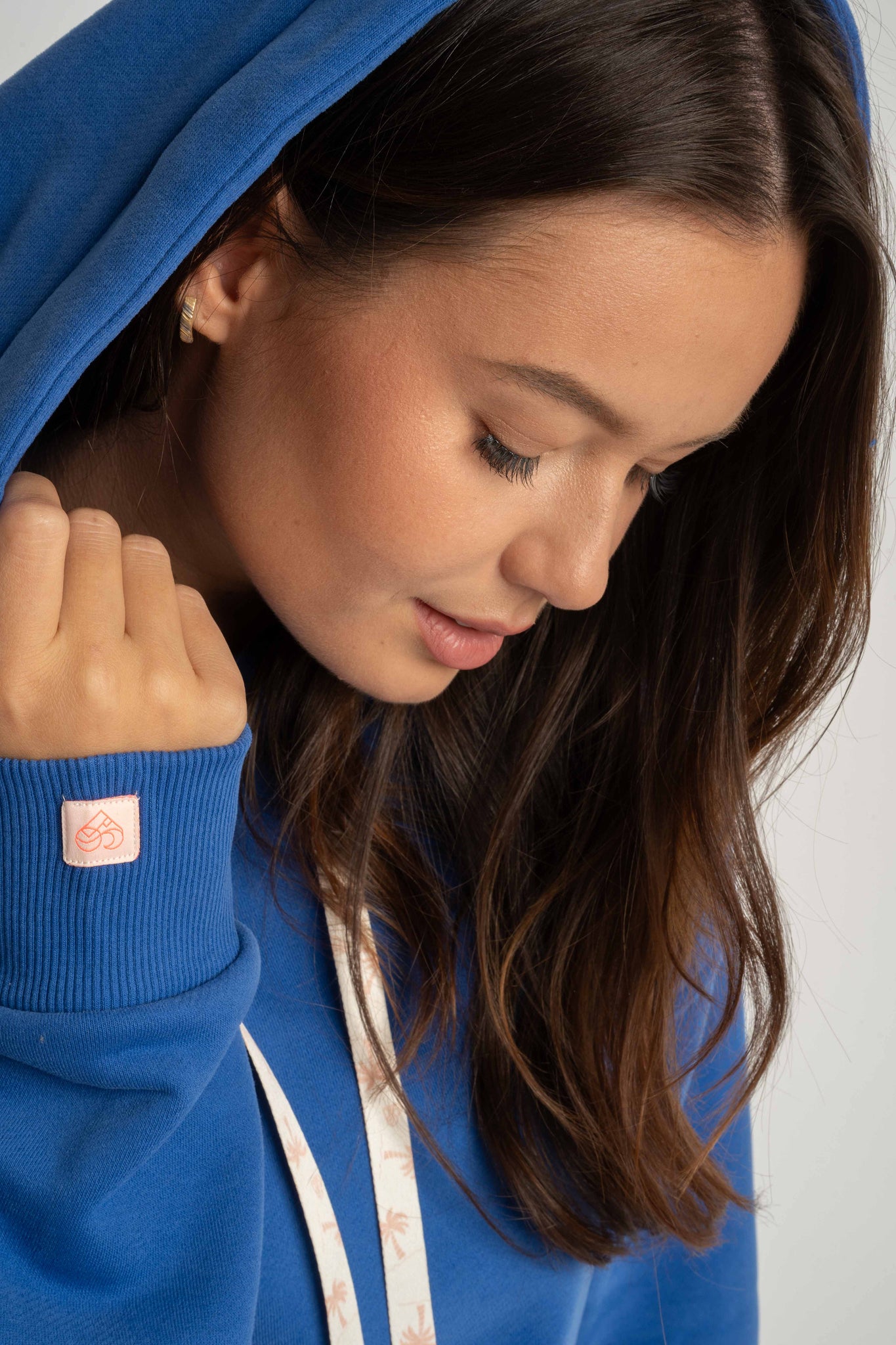 BLUZA Z KAPTUREM CIEMNONIEBIESKA - AURENA