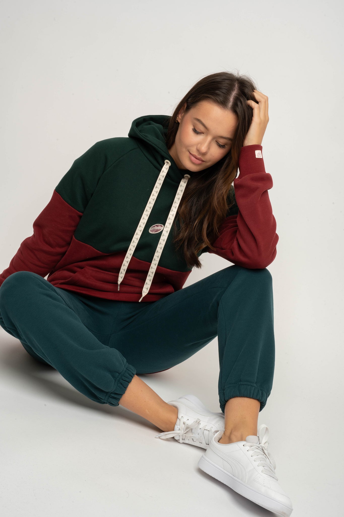 BLUZA Z KAPTUREM BORDOWA - KENTA