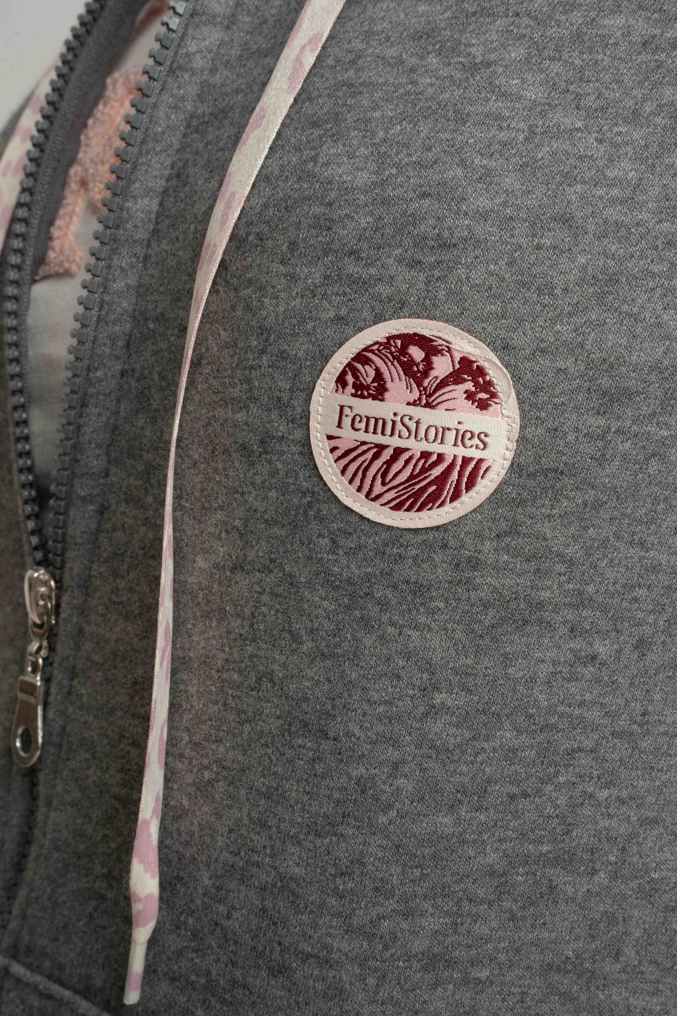 BLUZA ROZPINANA Z KAPTUREM SZARY MELANŻ - INI