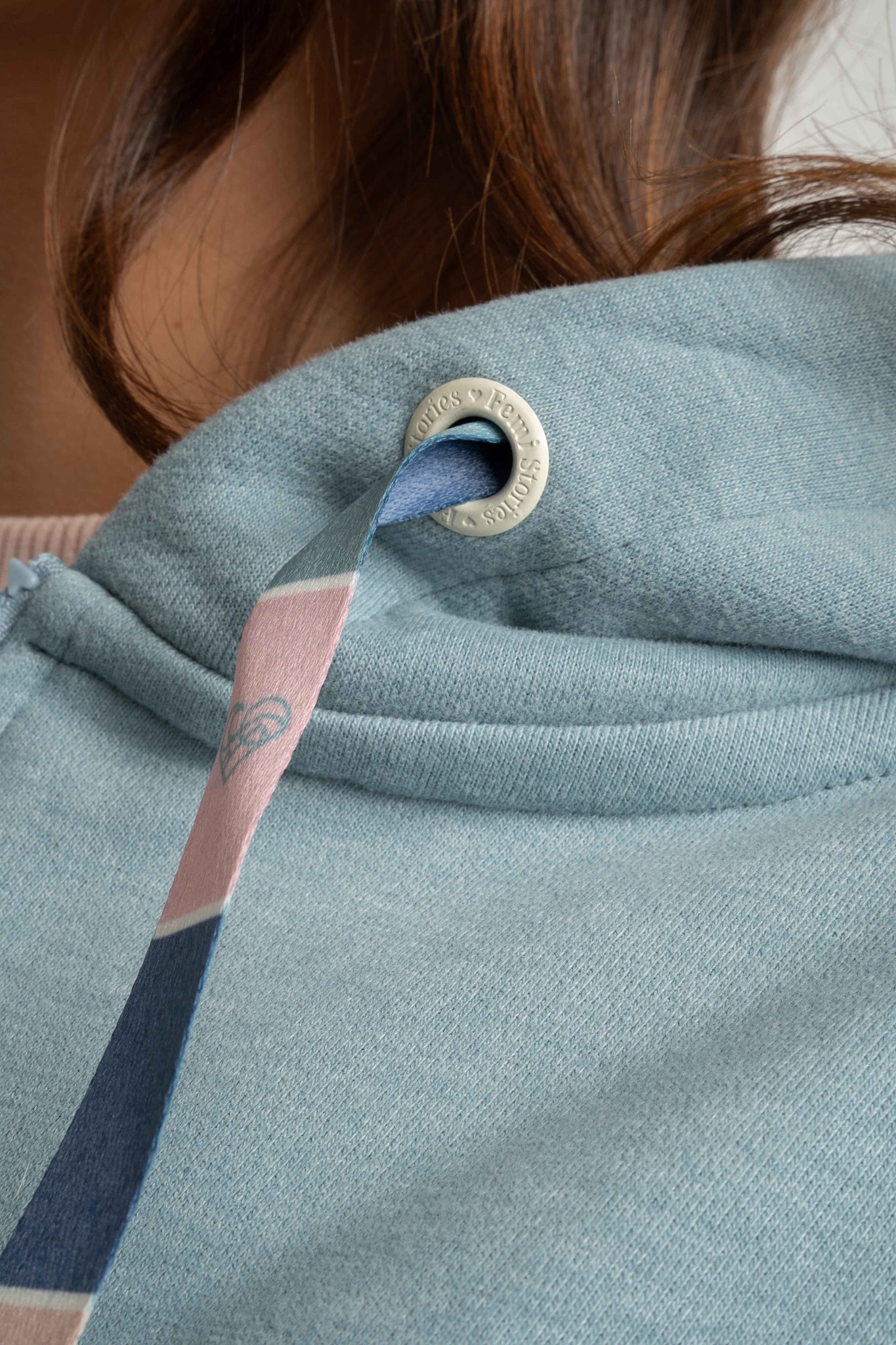 BLUZA Z KAPTUREM ROZPINANA TURKUSOWA - FLEUR