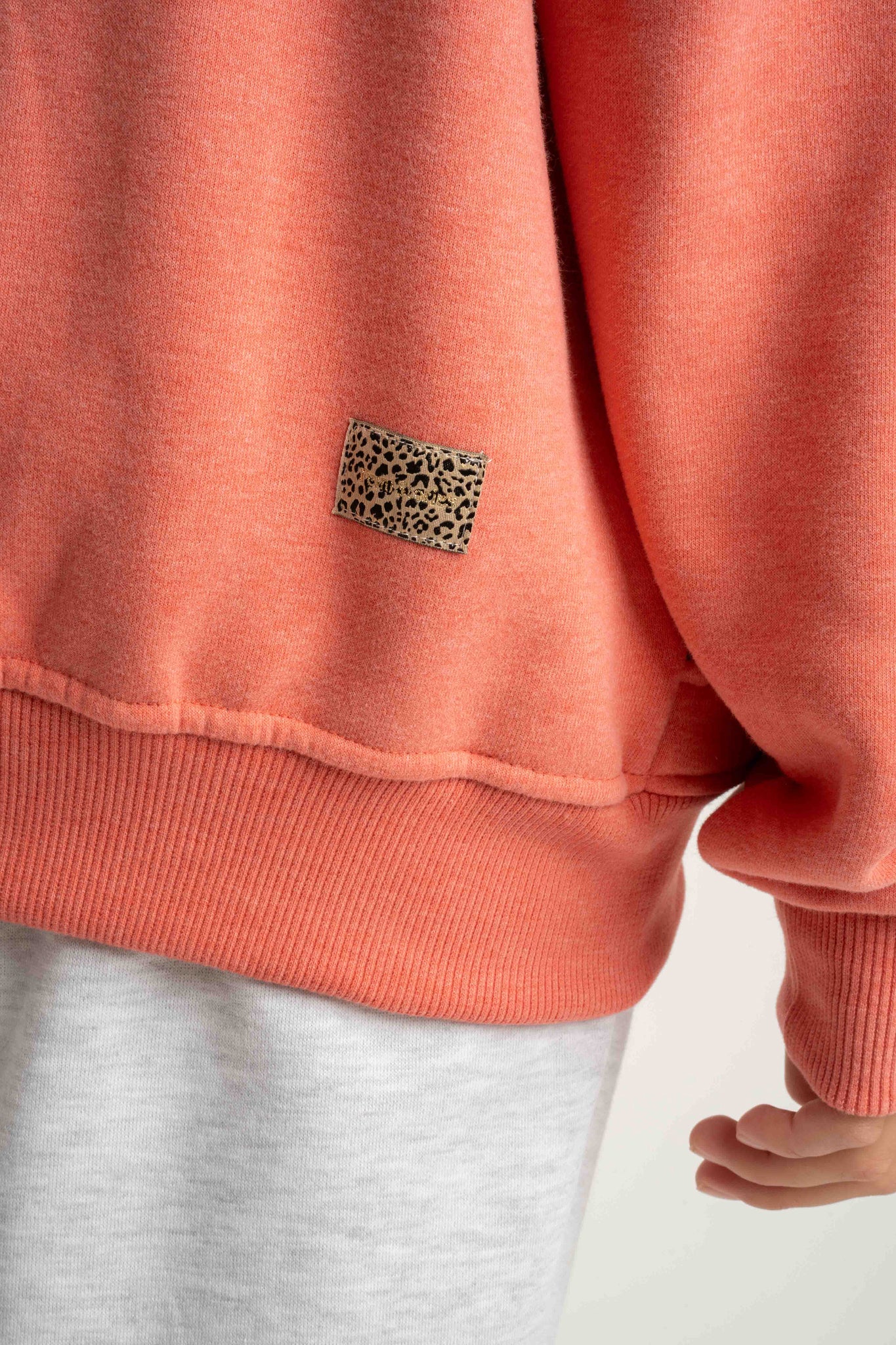 BLUZA Z KAPTUREM ROZPINANA KORALOWA - FLEUR