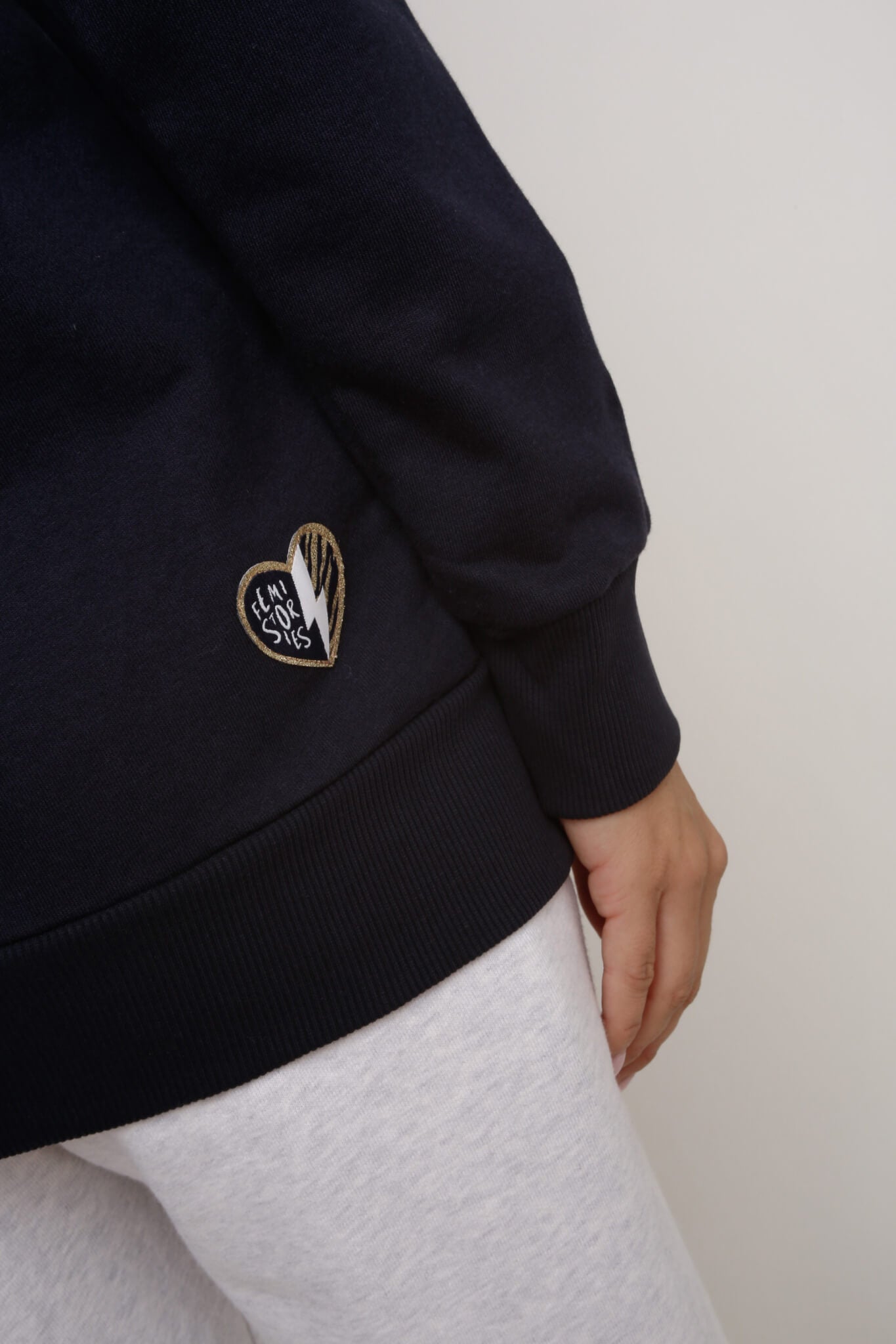 STAY WILD CREAM HOODED SWEATSHIRT WITH NAVY INSCRIPTION - NEMOS