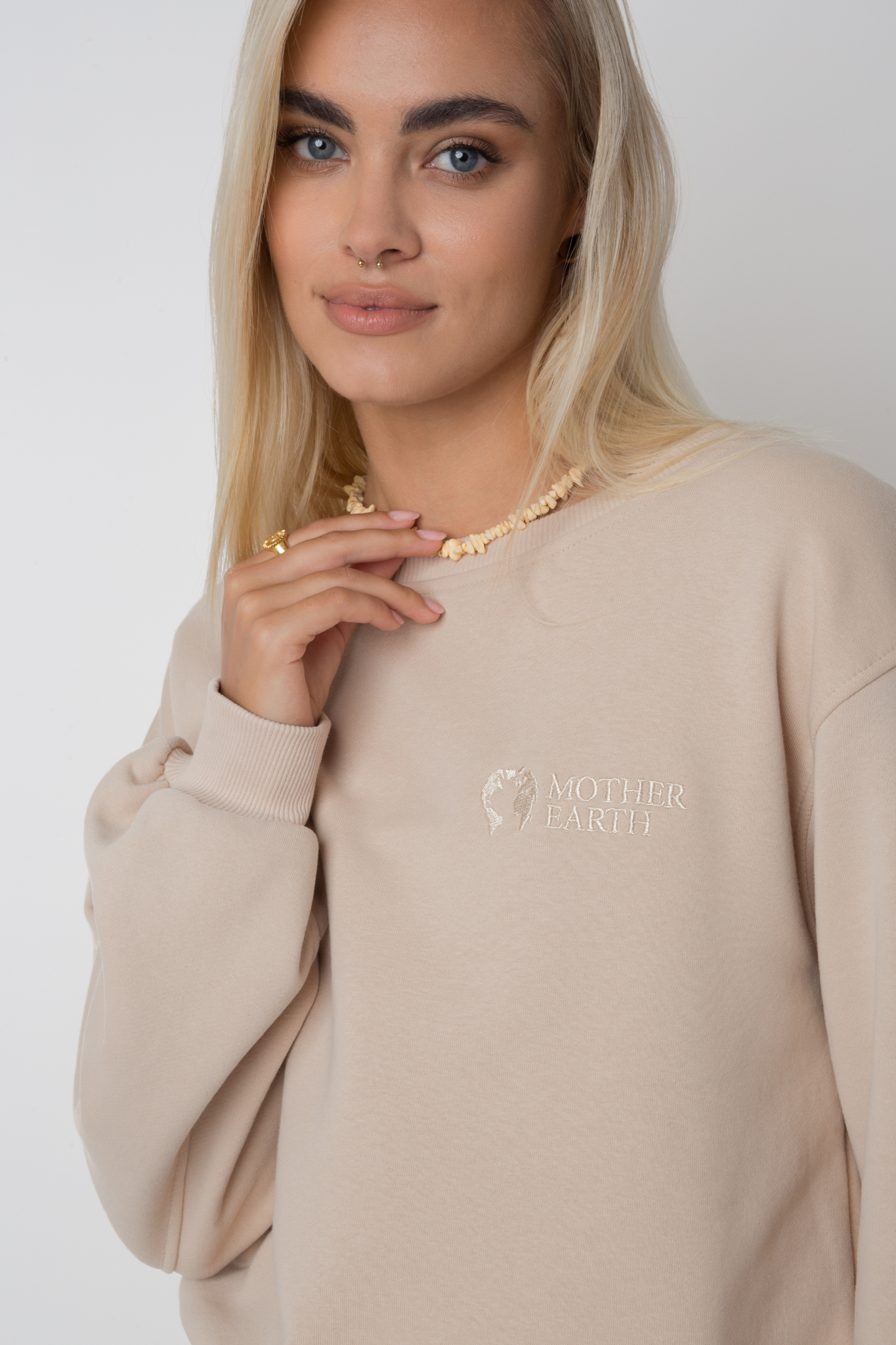 BLUZA TYPU CREWNECK BEŻOWA - COMINO