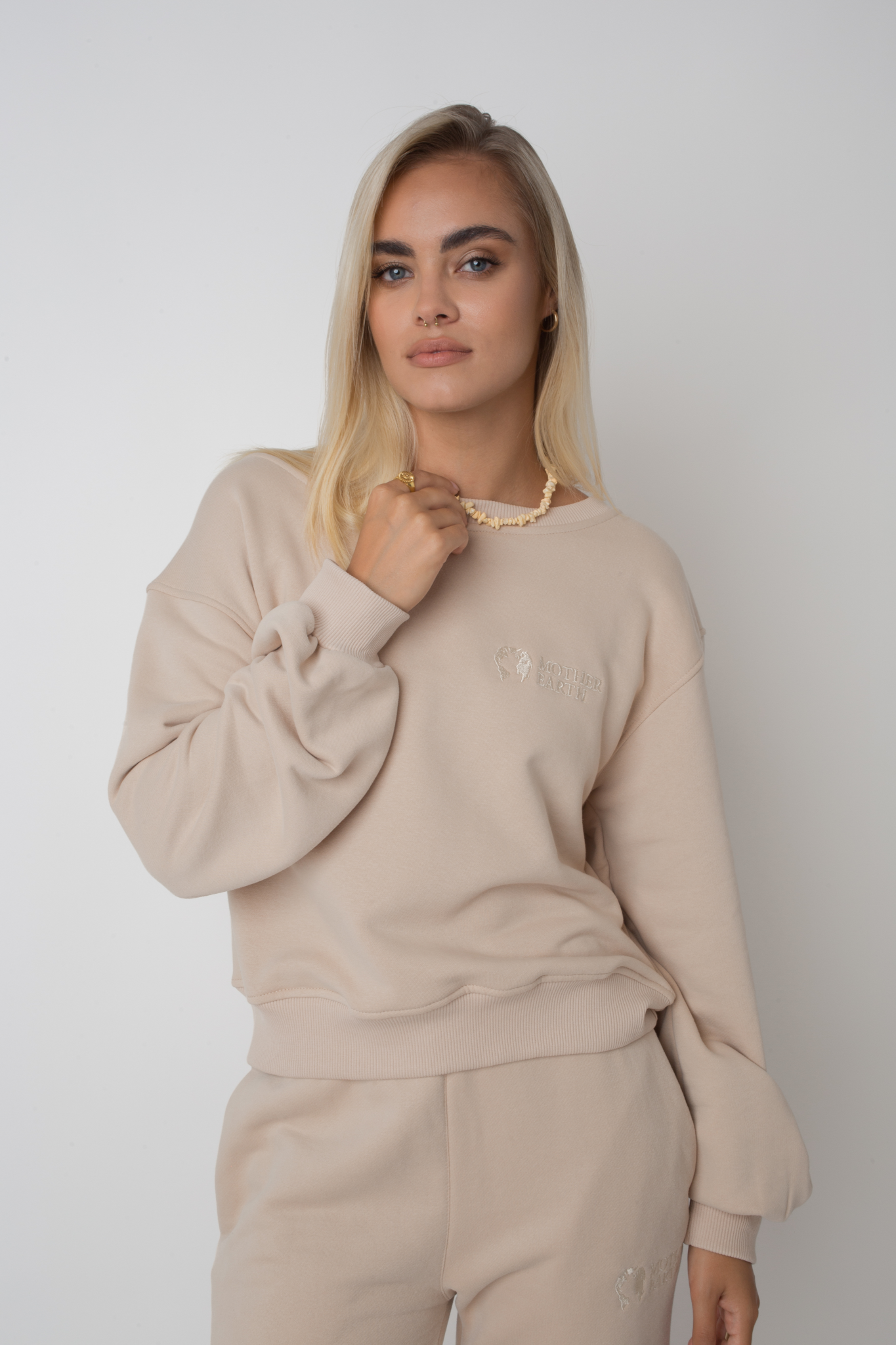 BLUZA TYPU CREWNECK BEŻOWA - COMINO