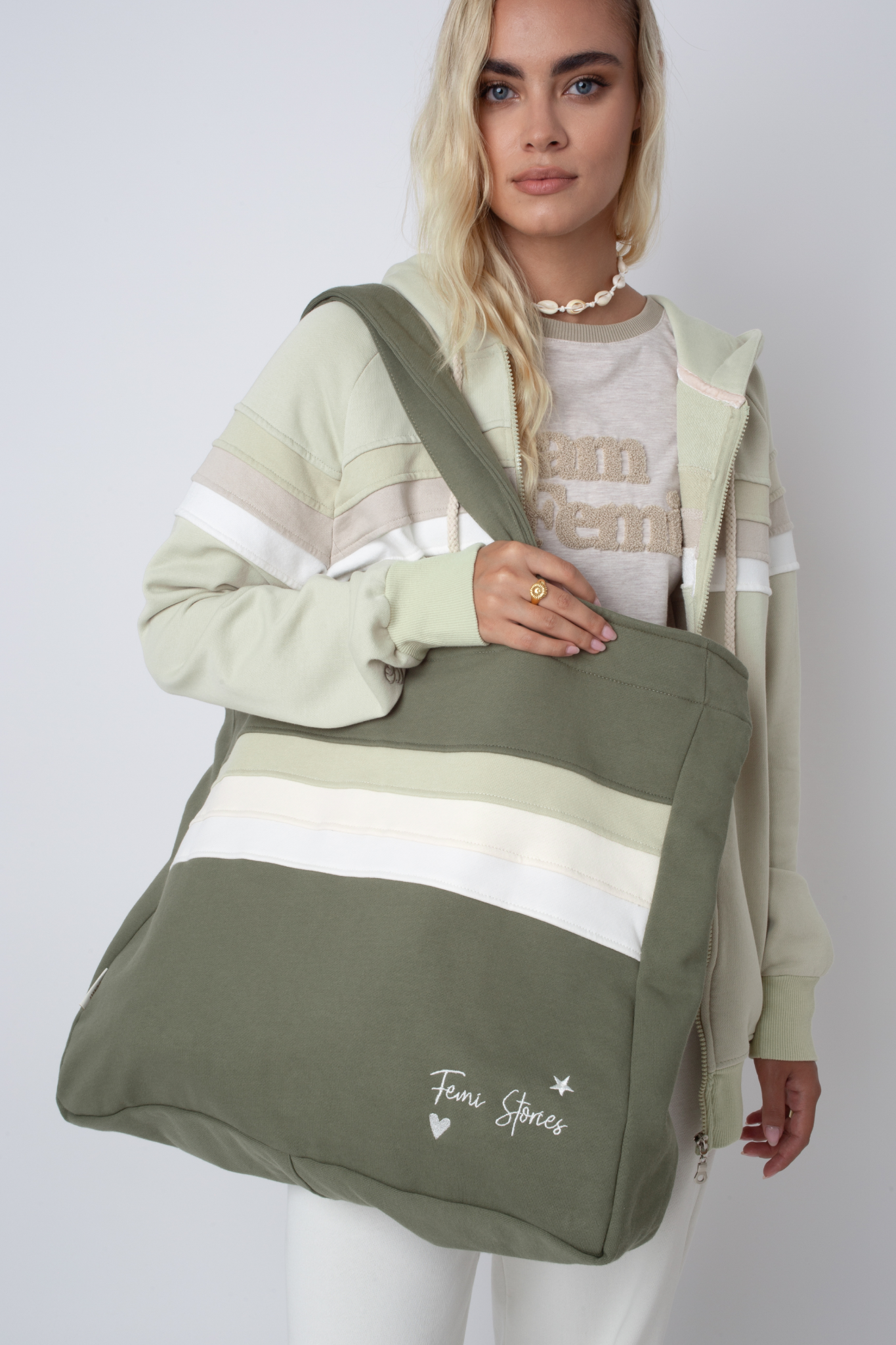 FEMI STORIES DOUBLE-SIDED SHOPPER BAG KHAKI - BORA BORA