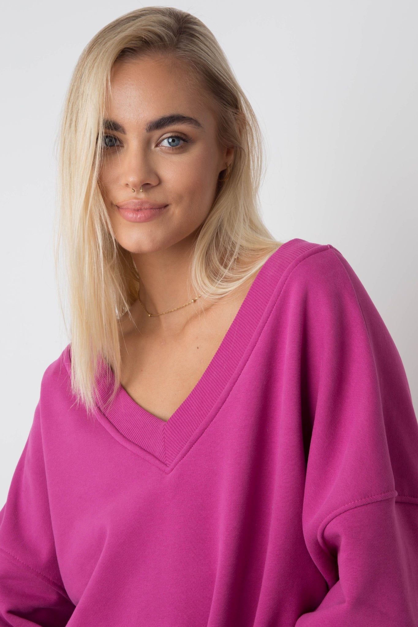 BLUZA Z DEKOLTEM OVERSIZE RÓŻOWA - BISCOE