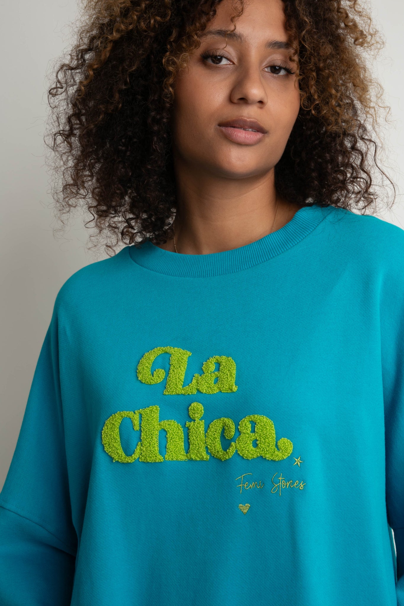 BLUZA LA CHICA TYPU CREWNECK TURKUSOWA - VALD