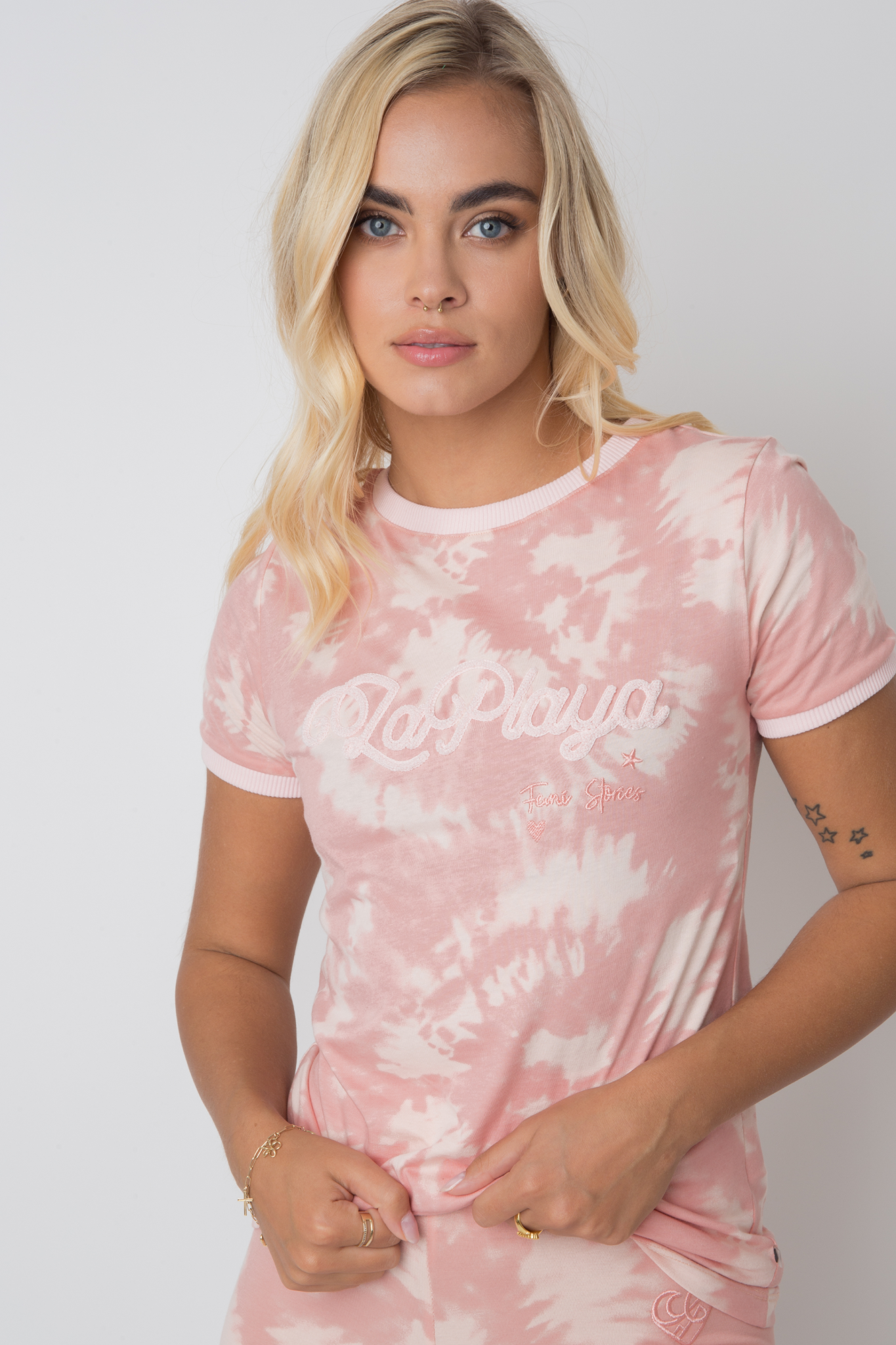 T-SHIRT LA PLAYA WASHED PINK Z JASNORÓŻOWYM NAPISEM I LAMÓWKĄ - COSMA