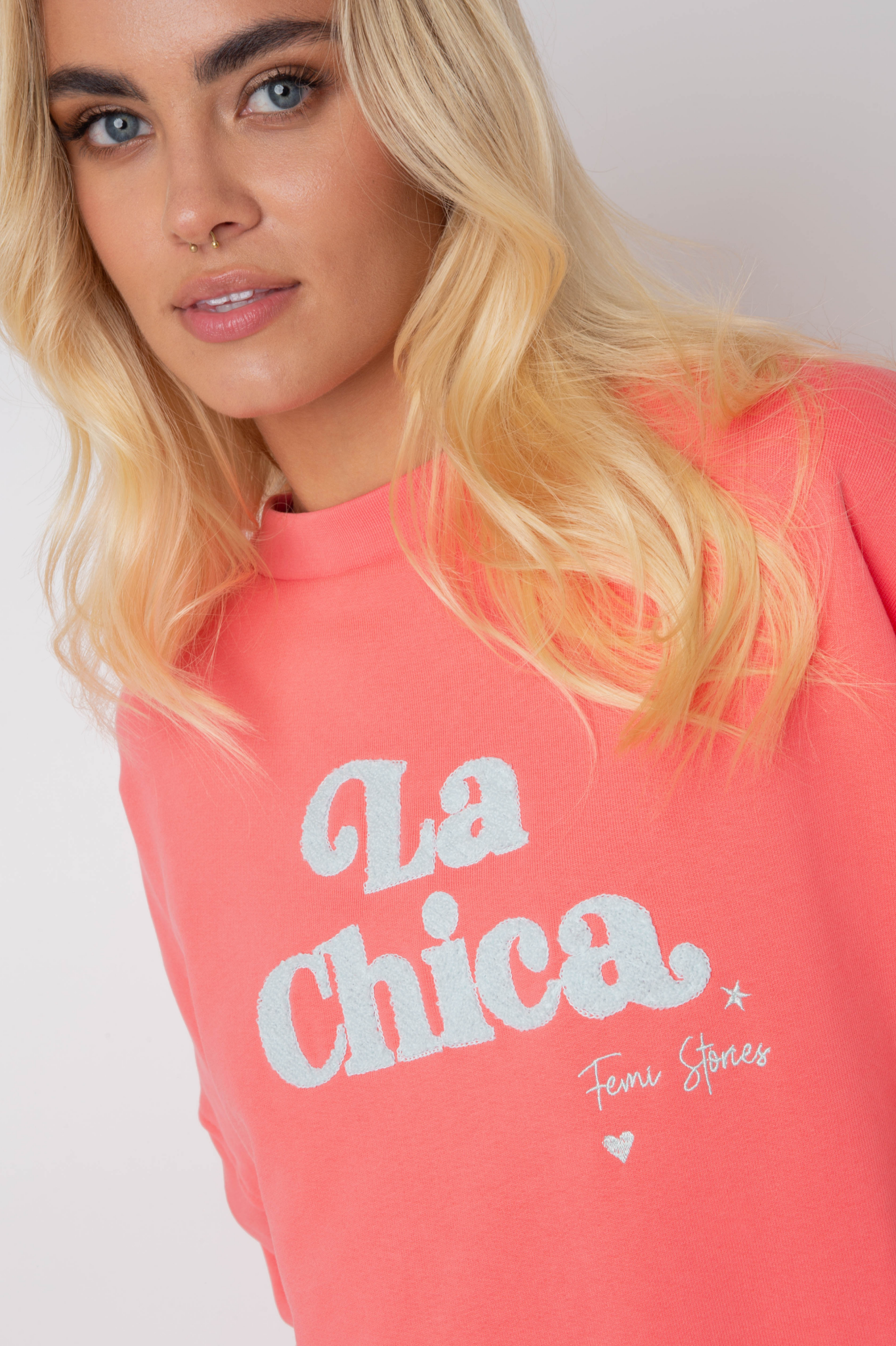 BLUZA LA CHICA TYPU CREWNECK KORALOWA - VALD