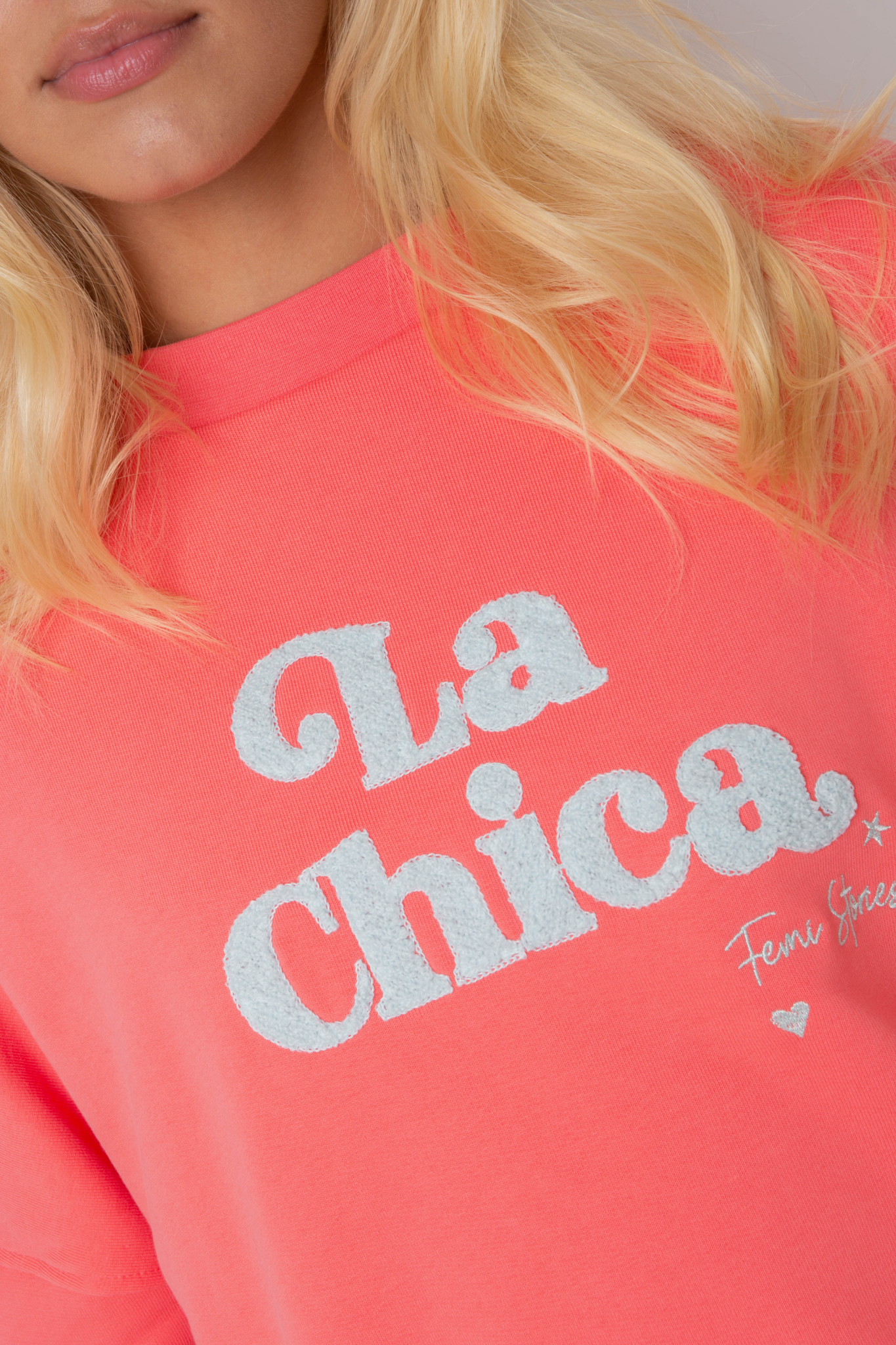 BLUZA LA CHICA TYPU CREWNECK KORALOWA - VALD