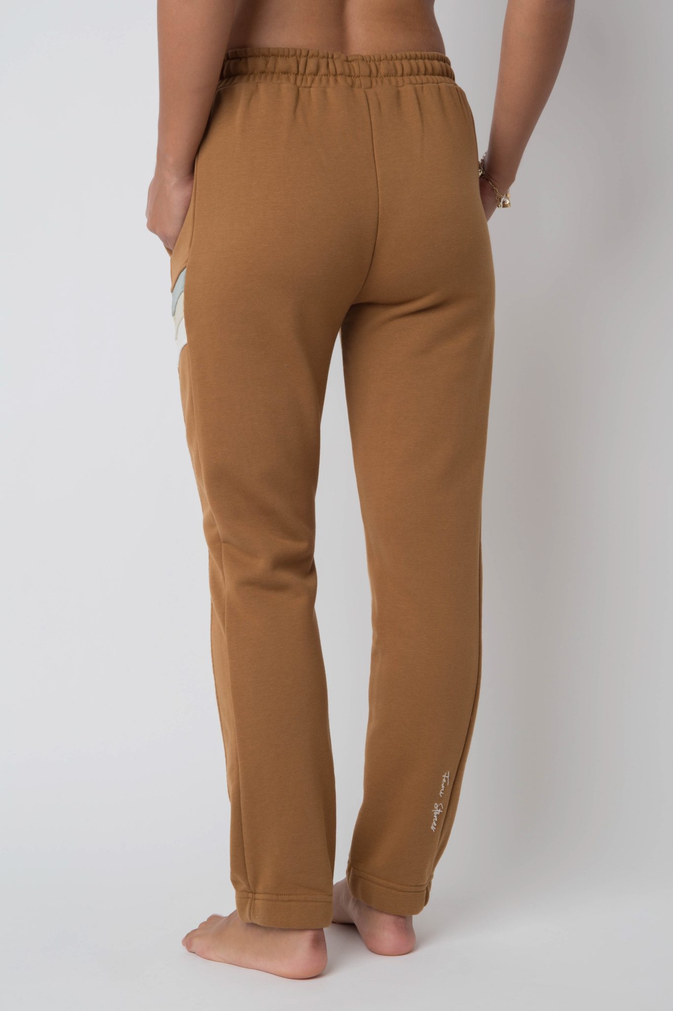 FITTED BROWN SWEATPANTS - MAUI