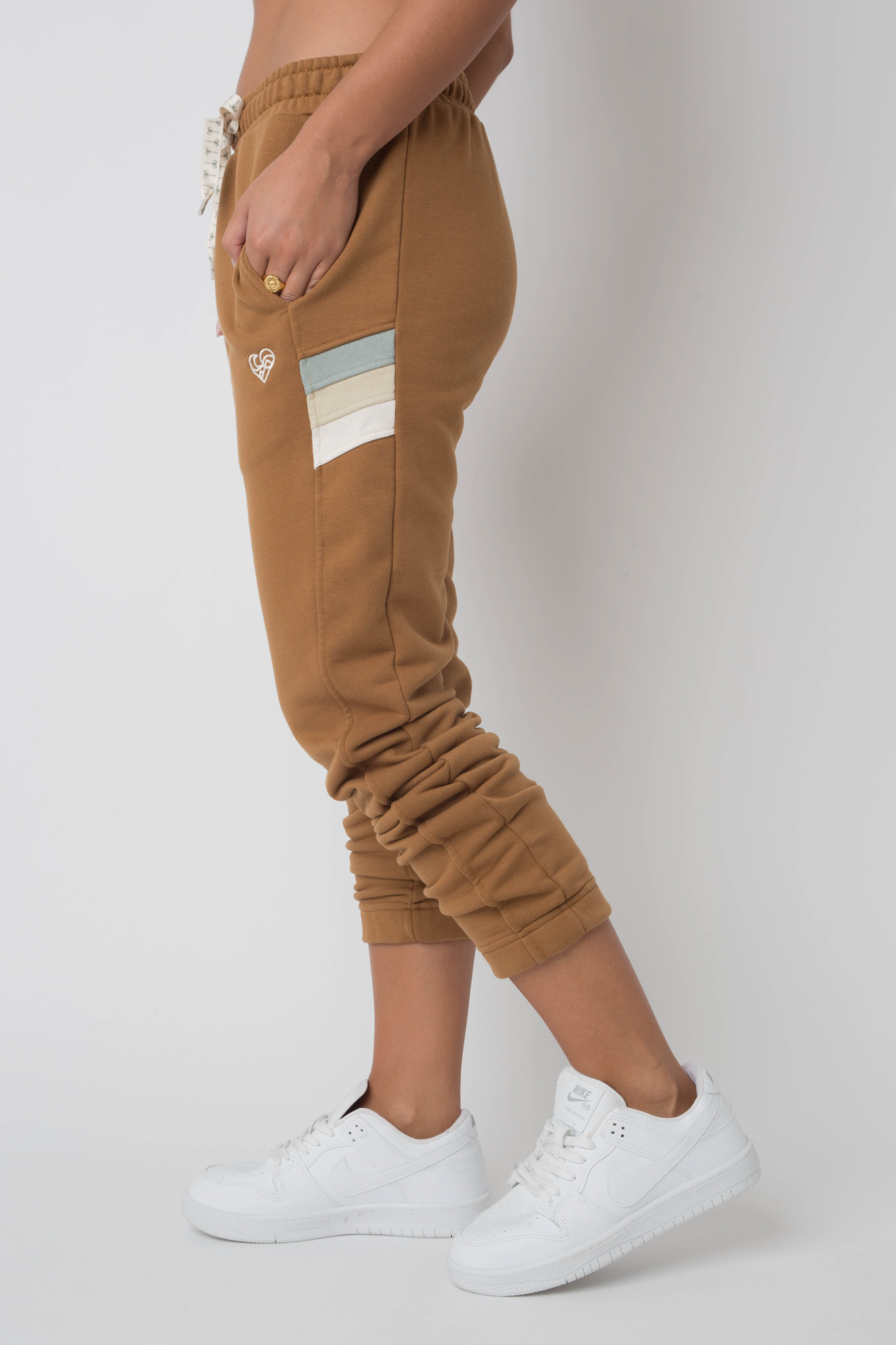 FITTED BROWN SWEATPANTS - MAUI