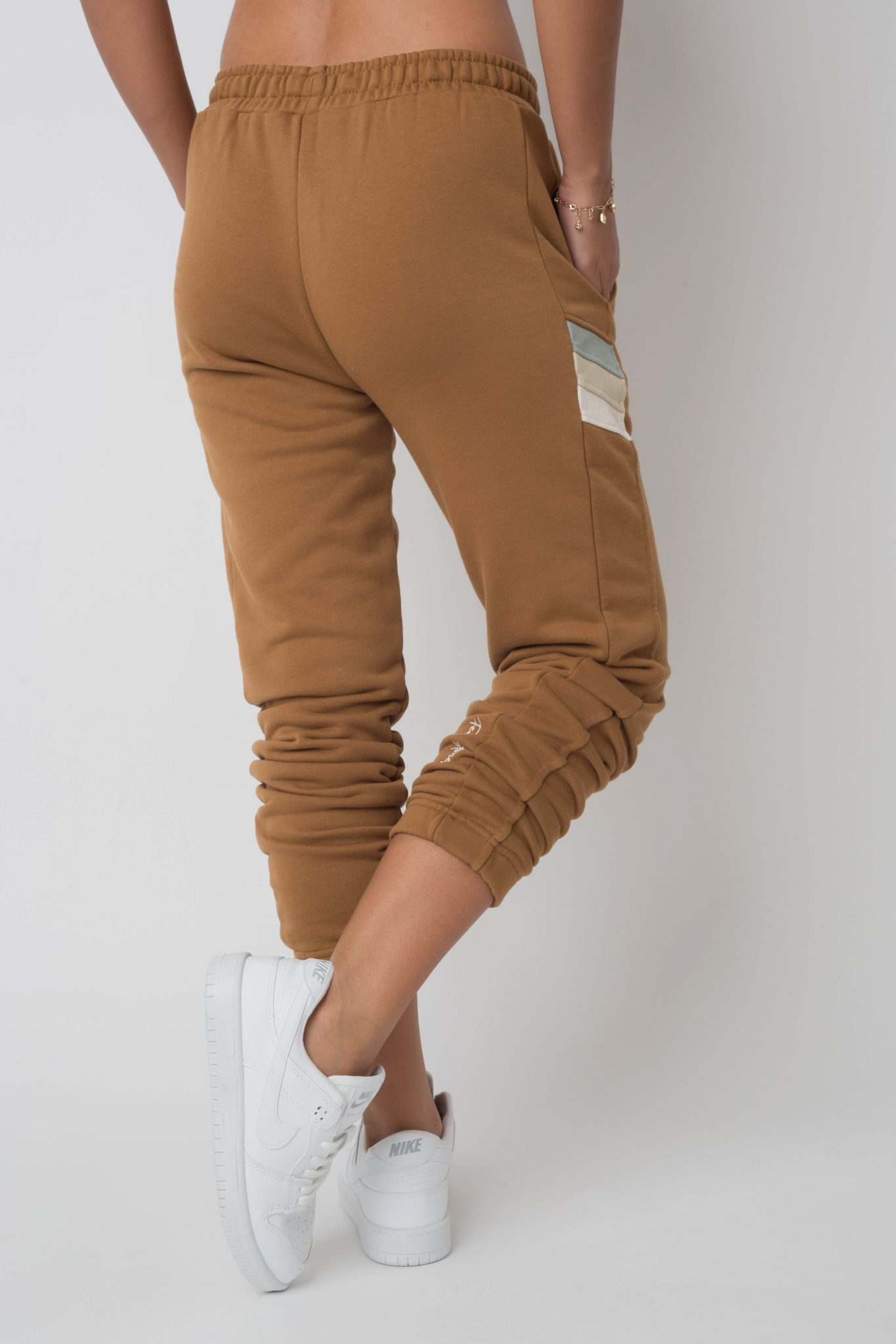 FITTED BROWN SWEATPANTS - MAUI