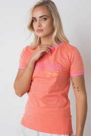 T-SHIRT LA PLAYA KORALOWA Z RÓŻOWYM NAPISEM I LAMÓWKĄ - COSMA