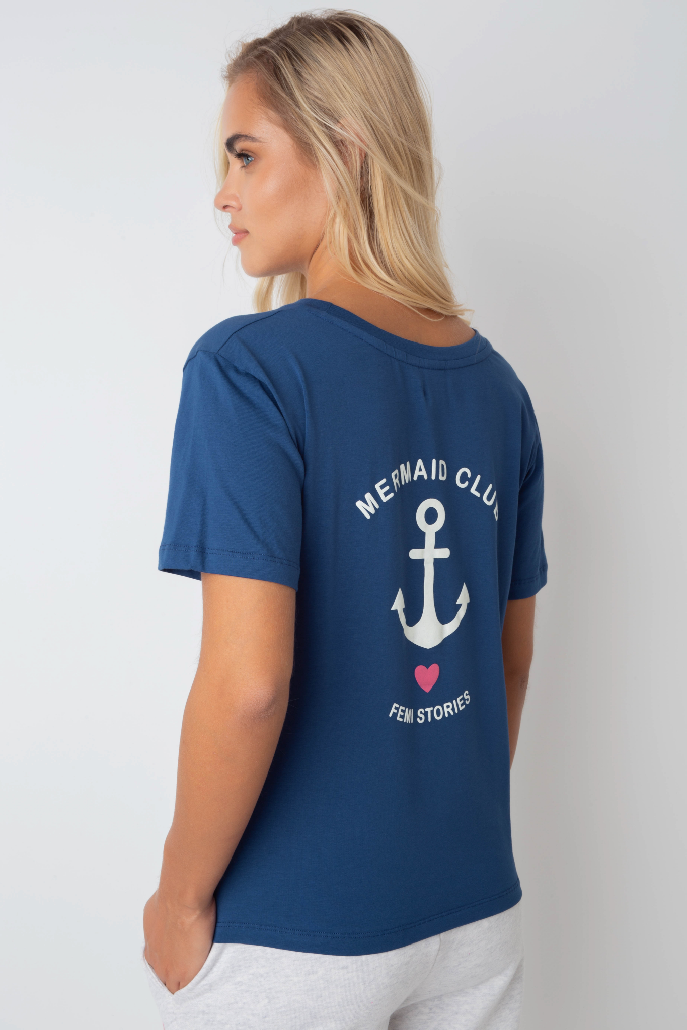 T-SHIRT MERMAID CLUB GRANATOWY Z NADRUKIEM W KOLORZE ECRU - MANUEL