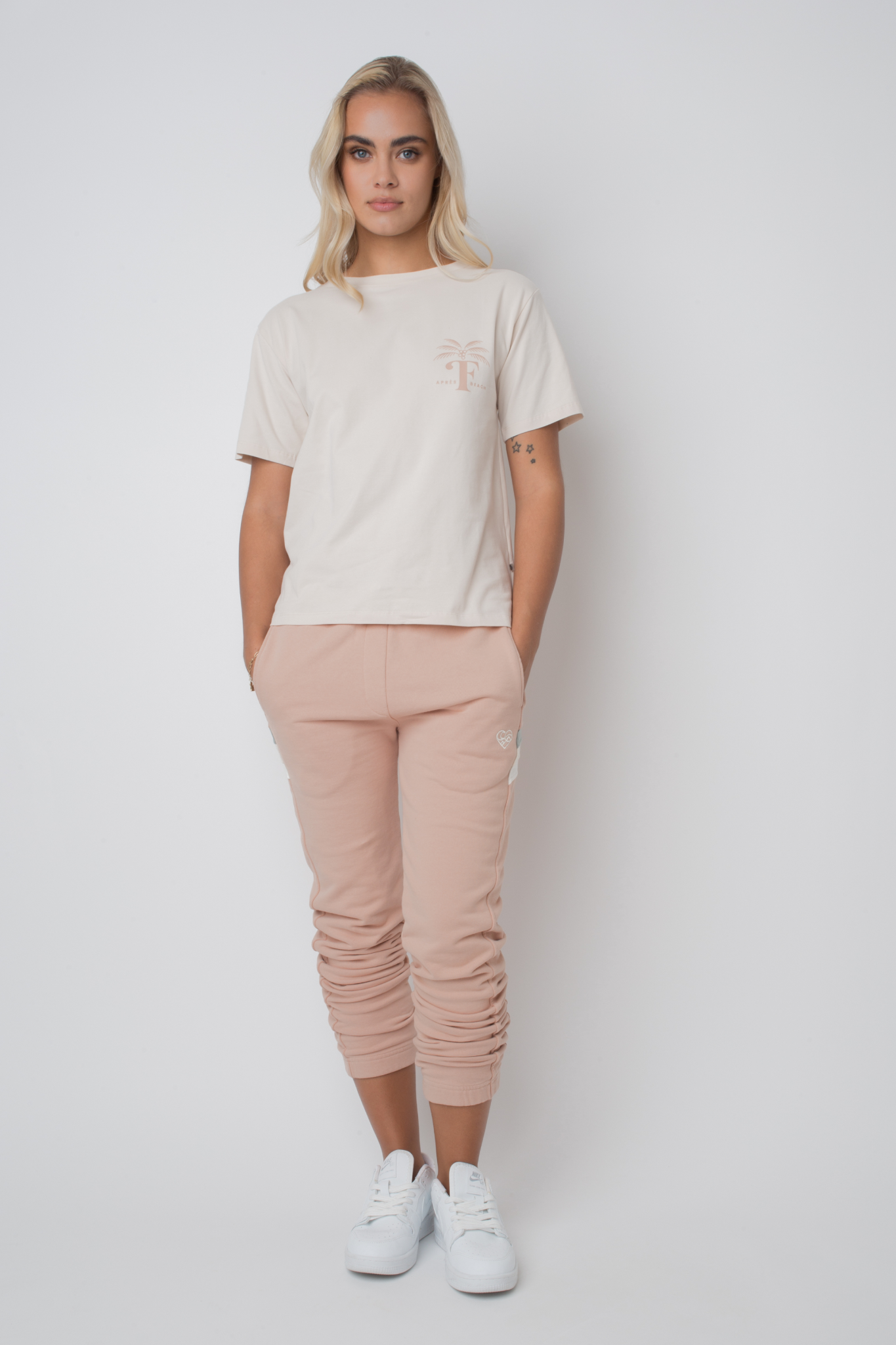 APRES BEACH T-SHIRT LIGHT BEIGE WITH BROWN PALM PRINT - MANUEL