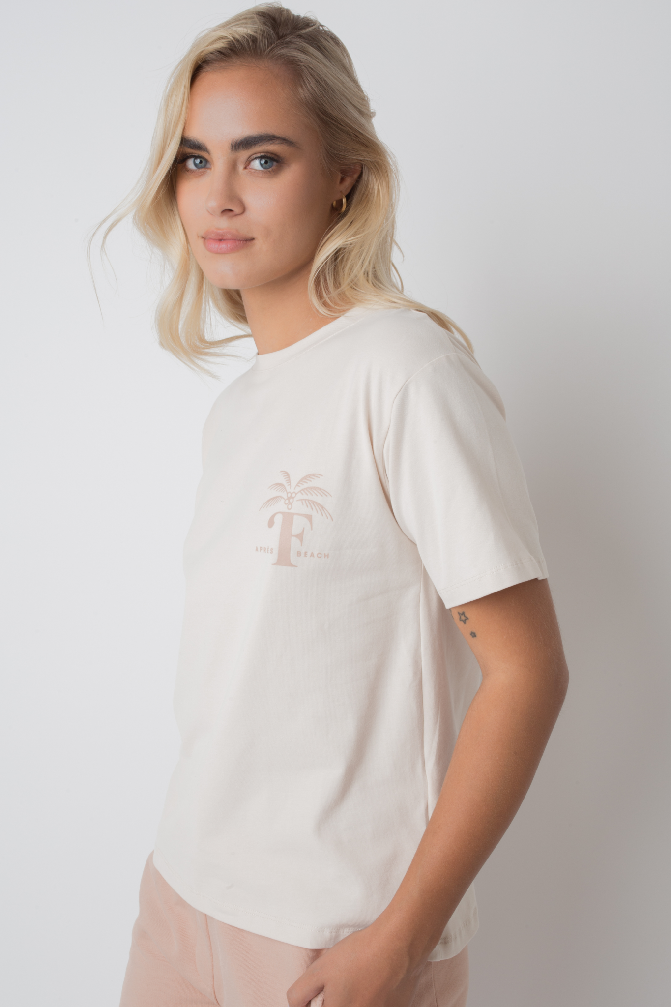 APRES BEACH T-SHIRT LIGHT BEIGE WITH BROWN PALM PRINT - MANUEL
